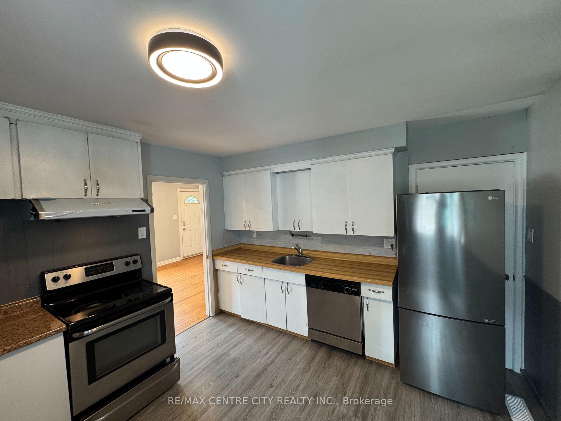 Photo 13 of 10 Tewksbury Crescent, London, East D — HOMEH