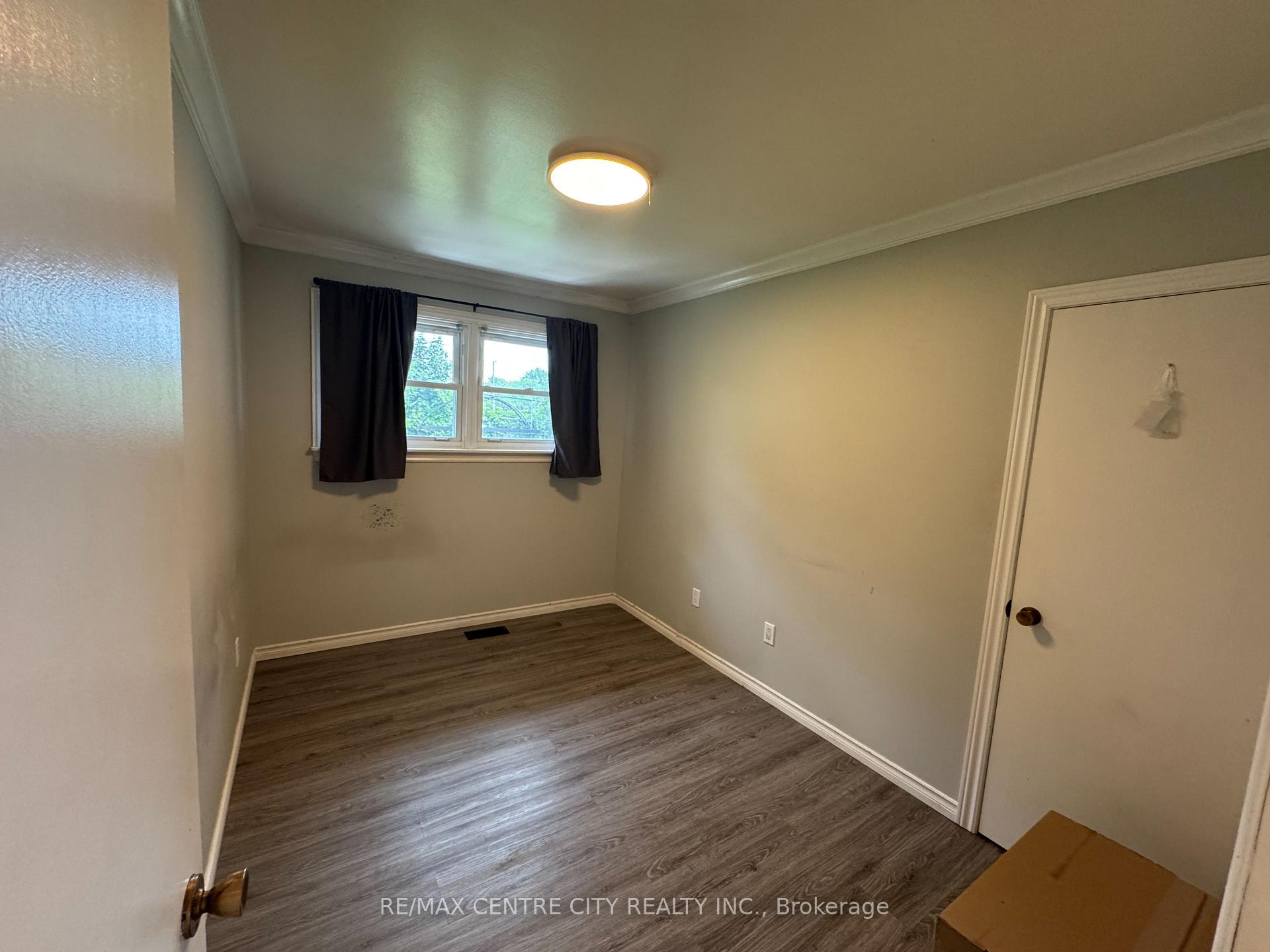 Photo 16 of 10 Tewksbury Crescent, London, East D — HOMEH