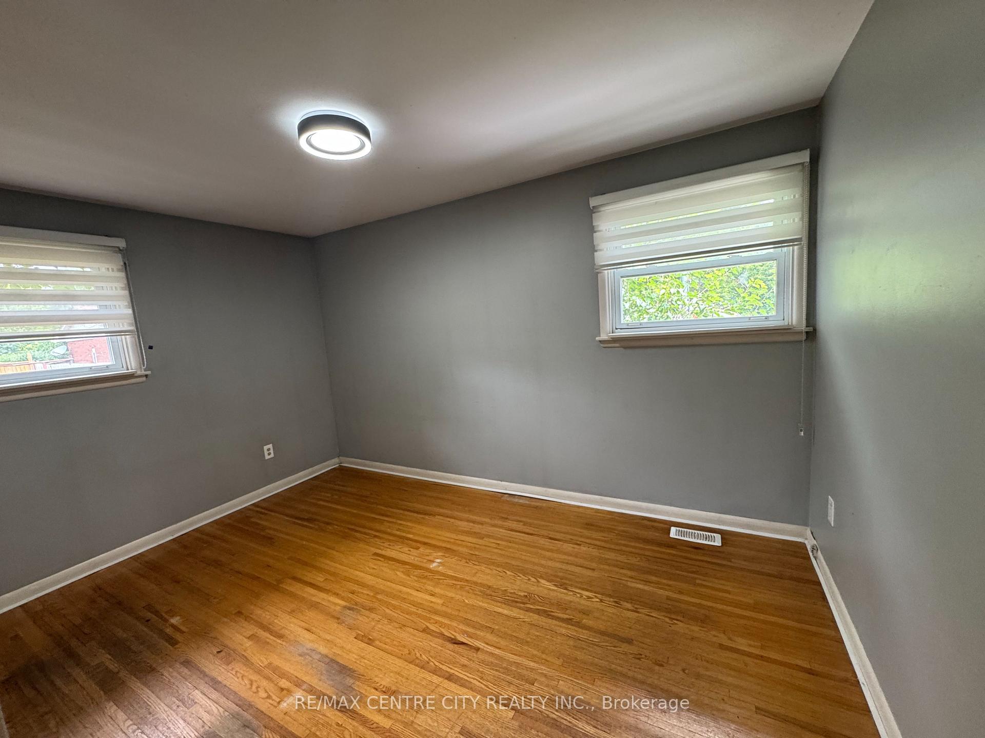Photo 17 of 10 Tewksbury Crescent, London, East D — HOMEH