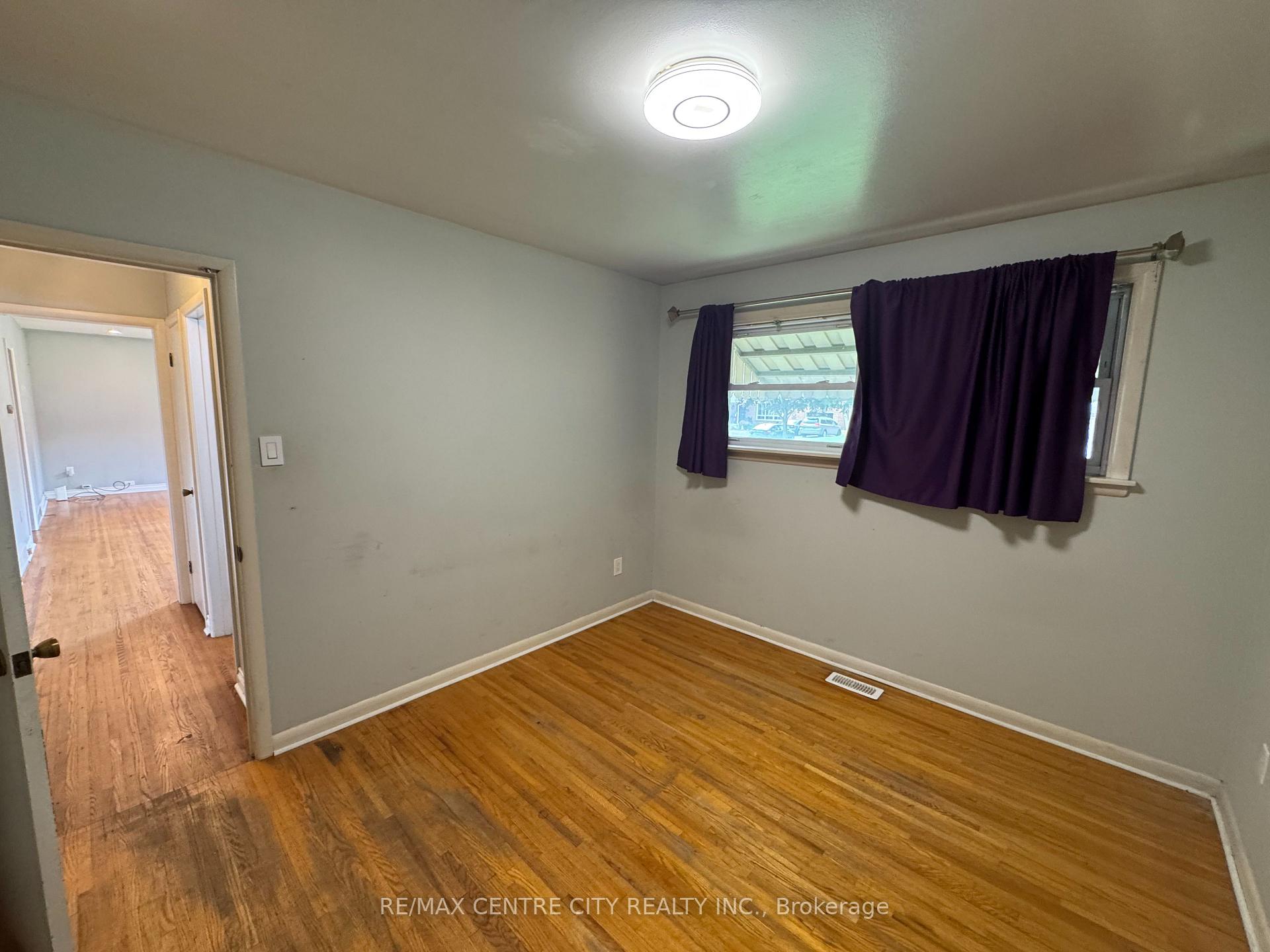 Photo 19 of 10 Tewksbury Crescent, London, East D — HOMEH