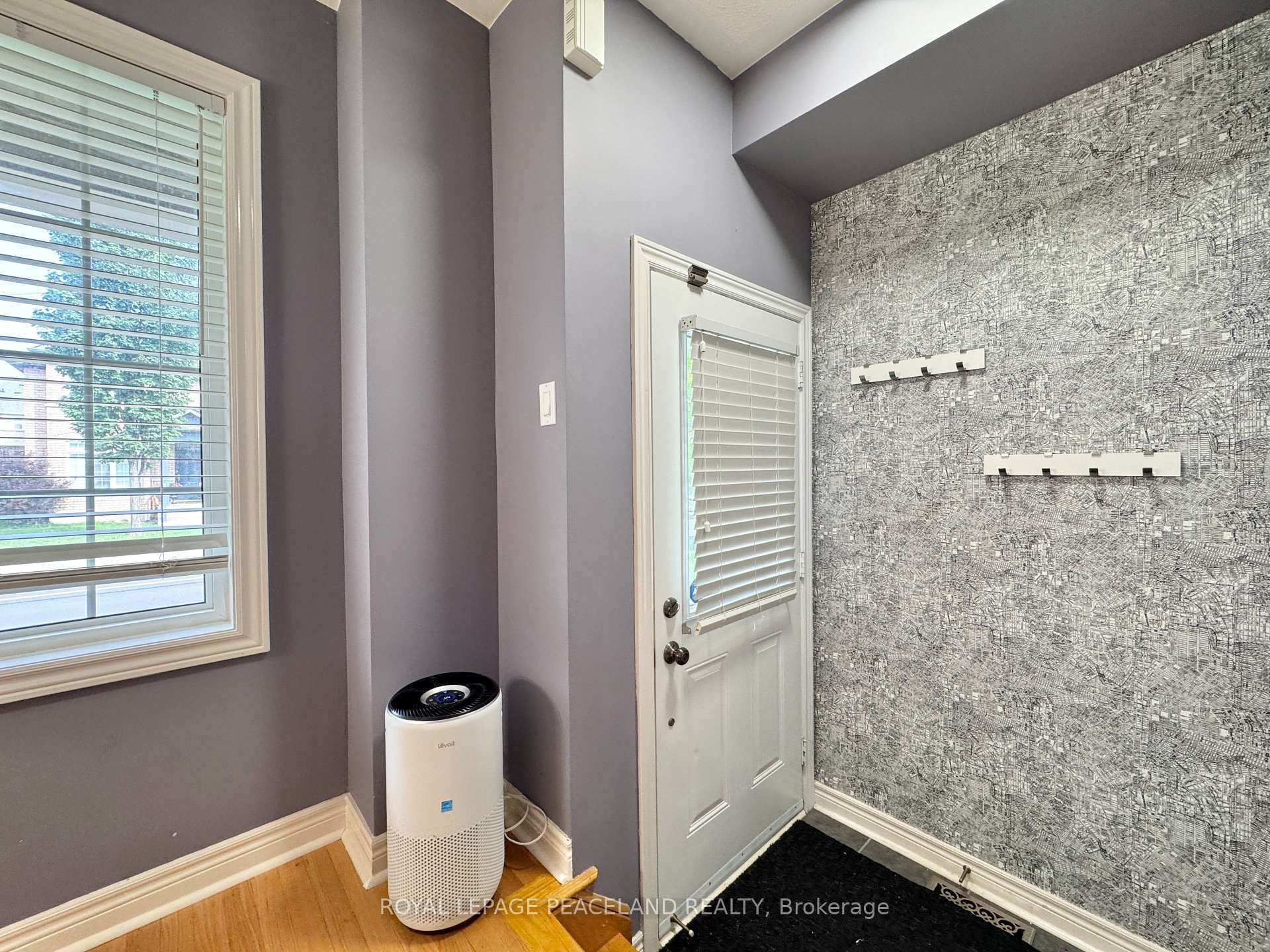Photo 3 of 507 White's Hill Avenue, Markham, Cornell — HOMEH