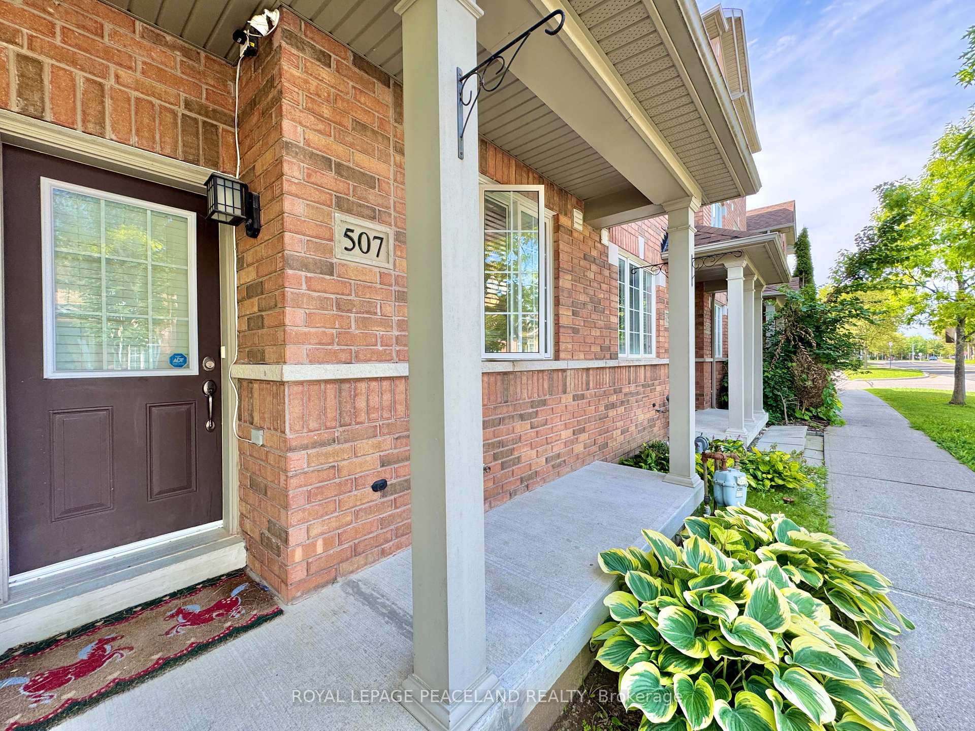 Photo 4 of 507 White's Hill Avenue, Markham, Cornell — HOMEH