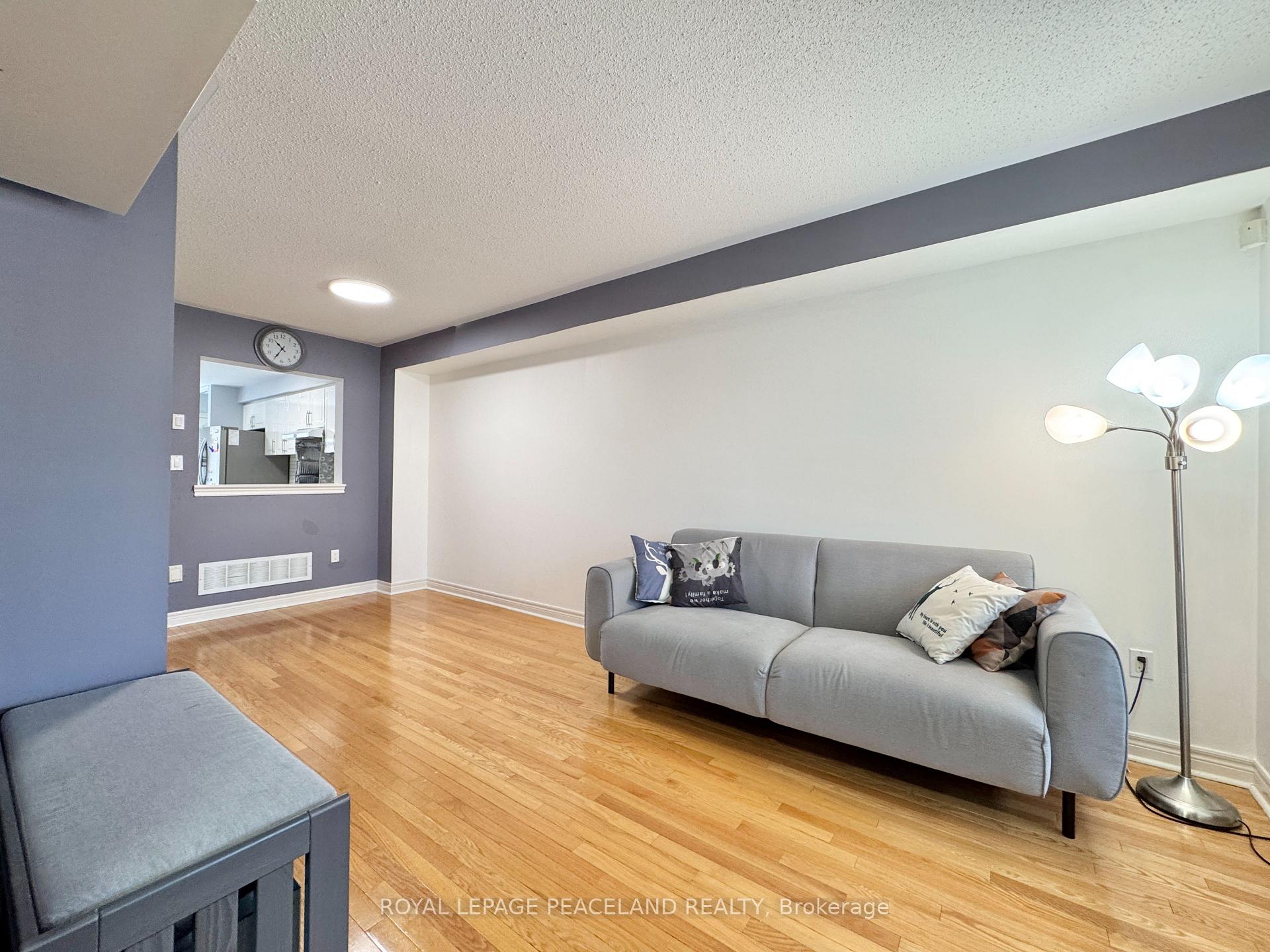 Photo 5 of 507 White's Hill Avenue, Markham, Cornell — HOMEH