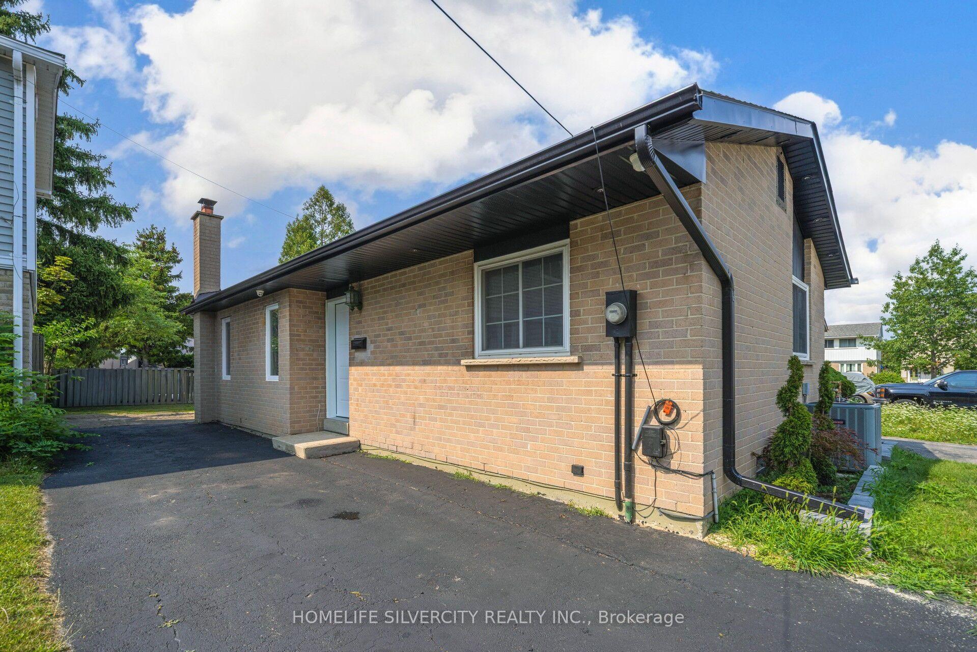 Photo 2 of 3 Hapsbury Square, Brampton, Central Park — HOMEH