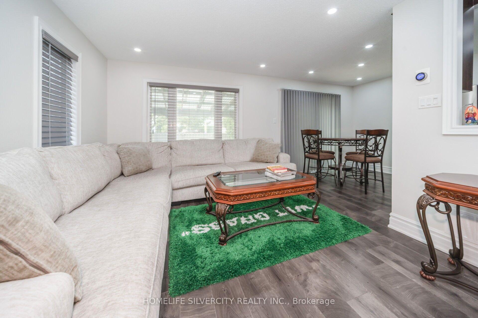 Photo 9 of 3 Hapsbury Square, Brampton, Central Park — HOMEH