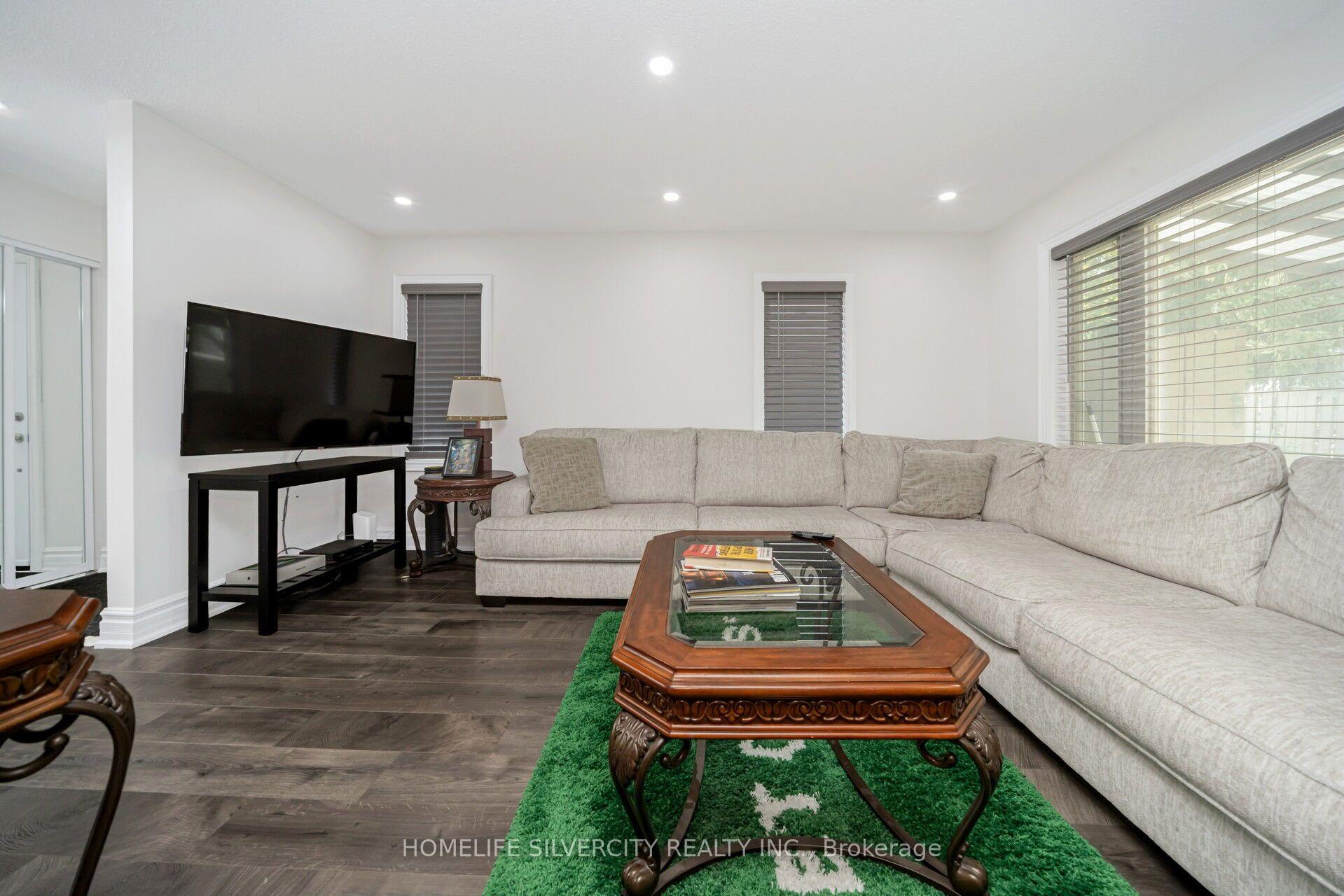Photo 19 of 3 Hapsbury Square, Brampton, Central Park — HOMEH