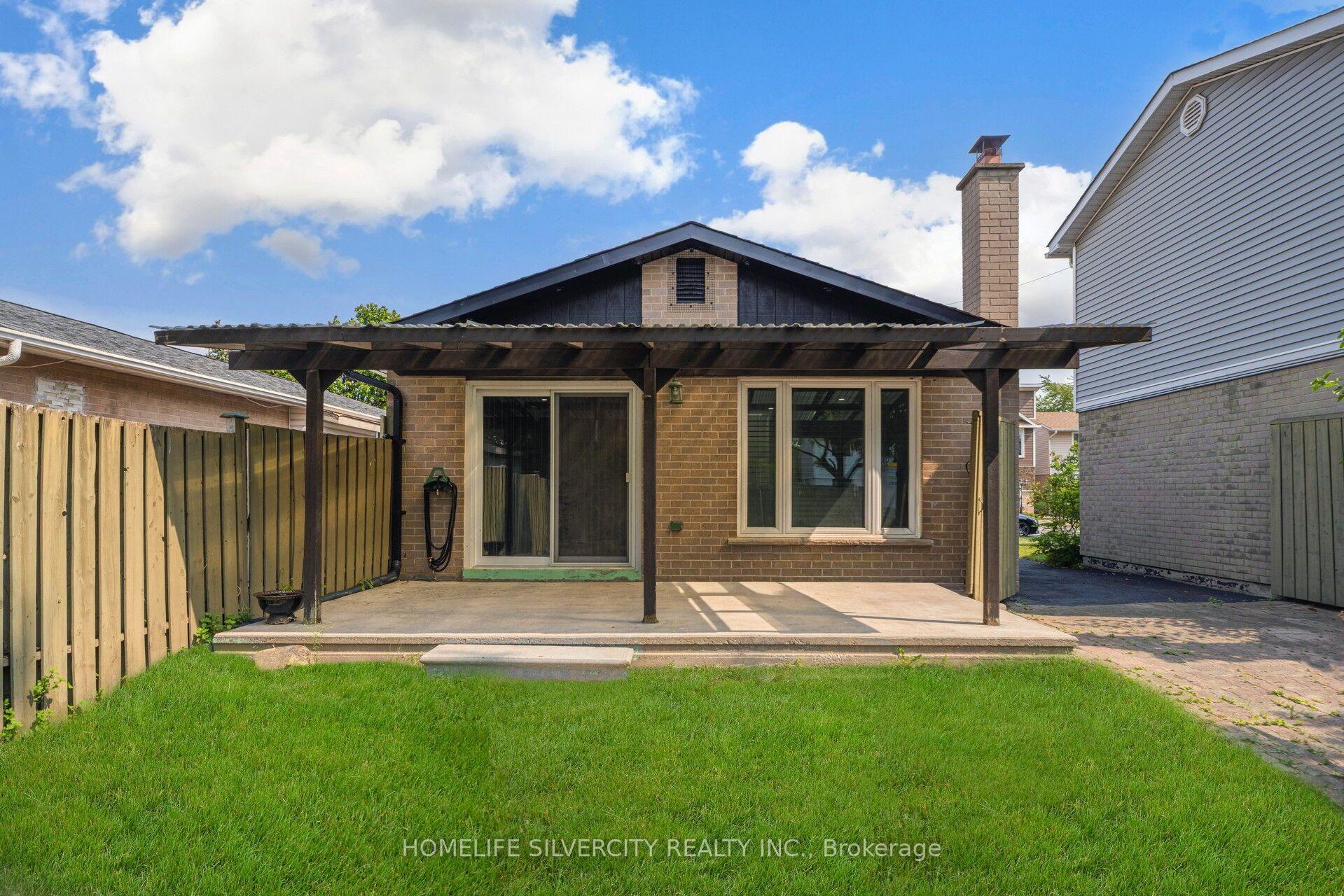 Photo 43 of 3 Hapsbury Square, Brampton, Central Park — HOMEH
