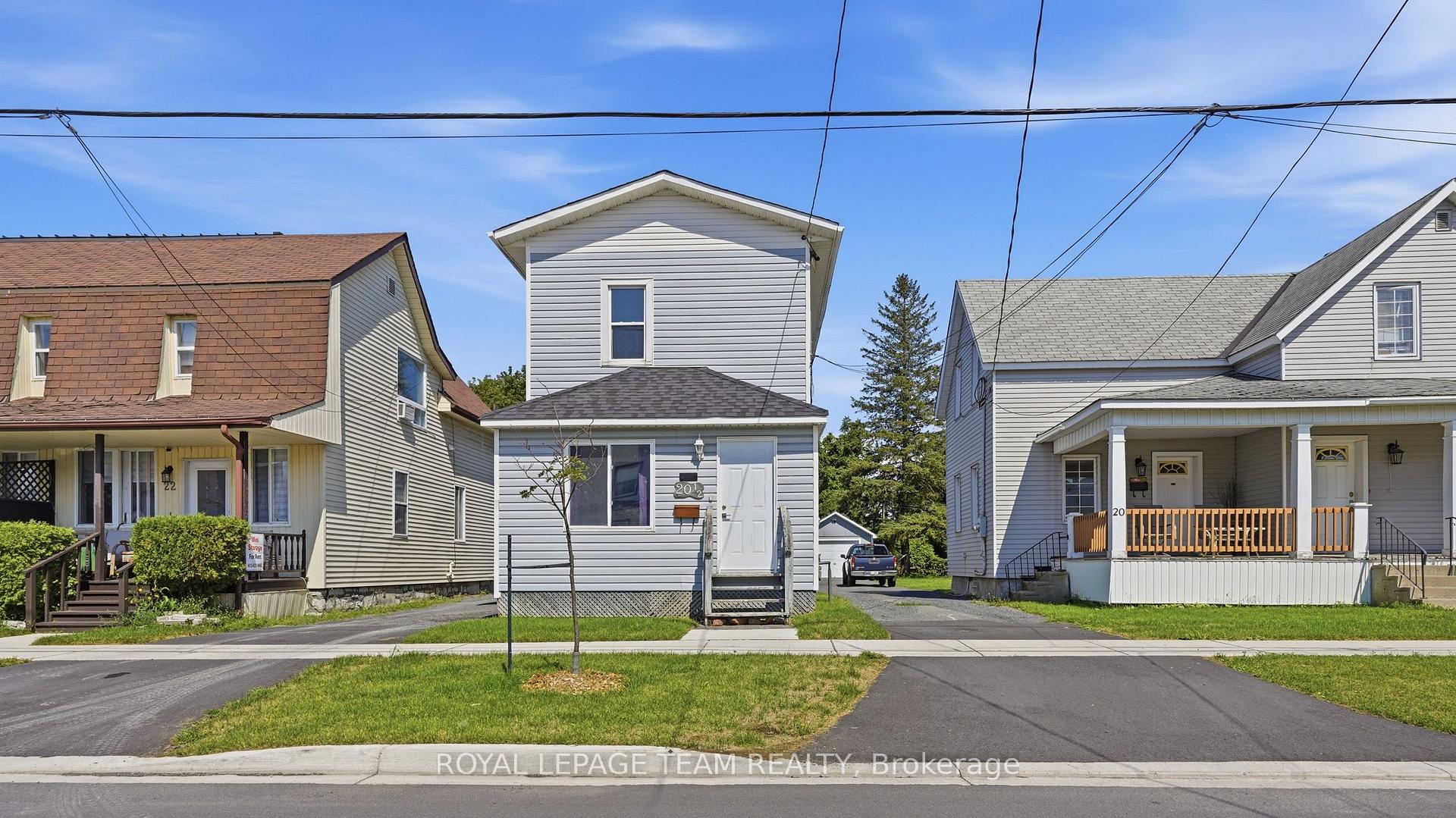 Photo 5 of 20 1/2 Lawrence Avenue, Cornwall, Cornwall — HOMEH