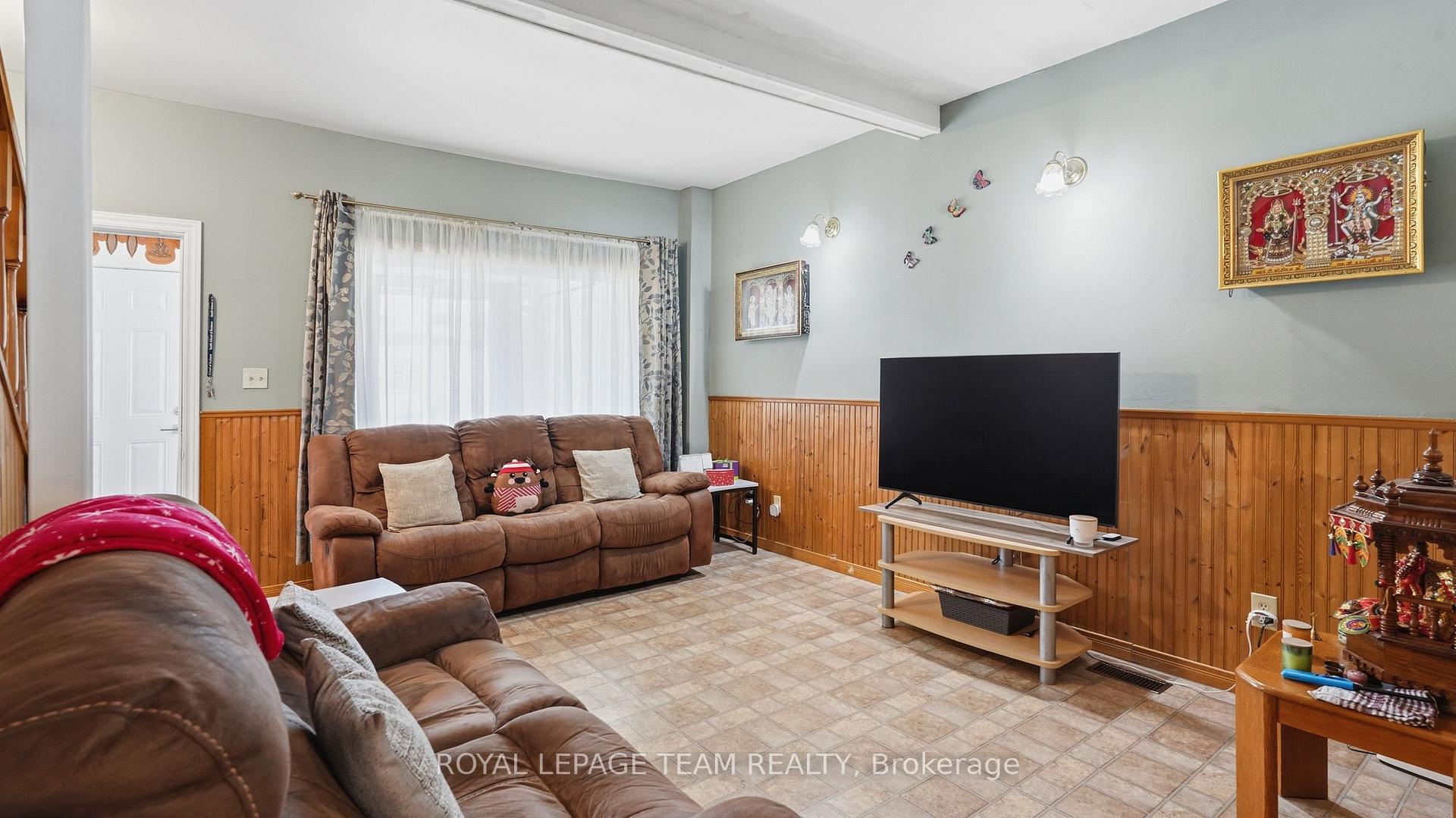Photo 9 of 20 1/2 Lawrence Avenue, Cornwall, Cornwall — HOMEH
