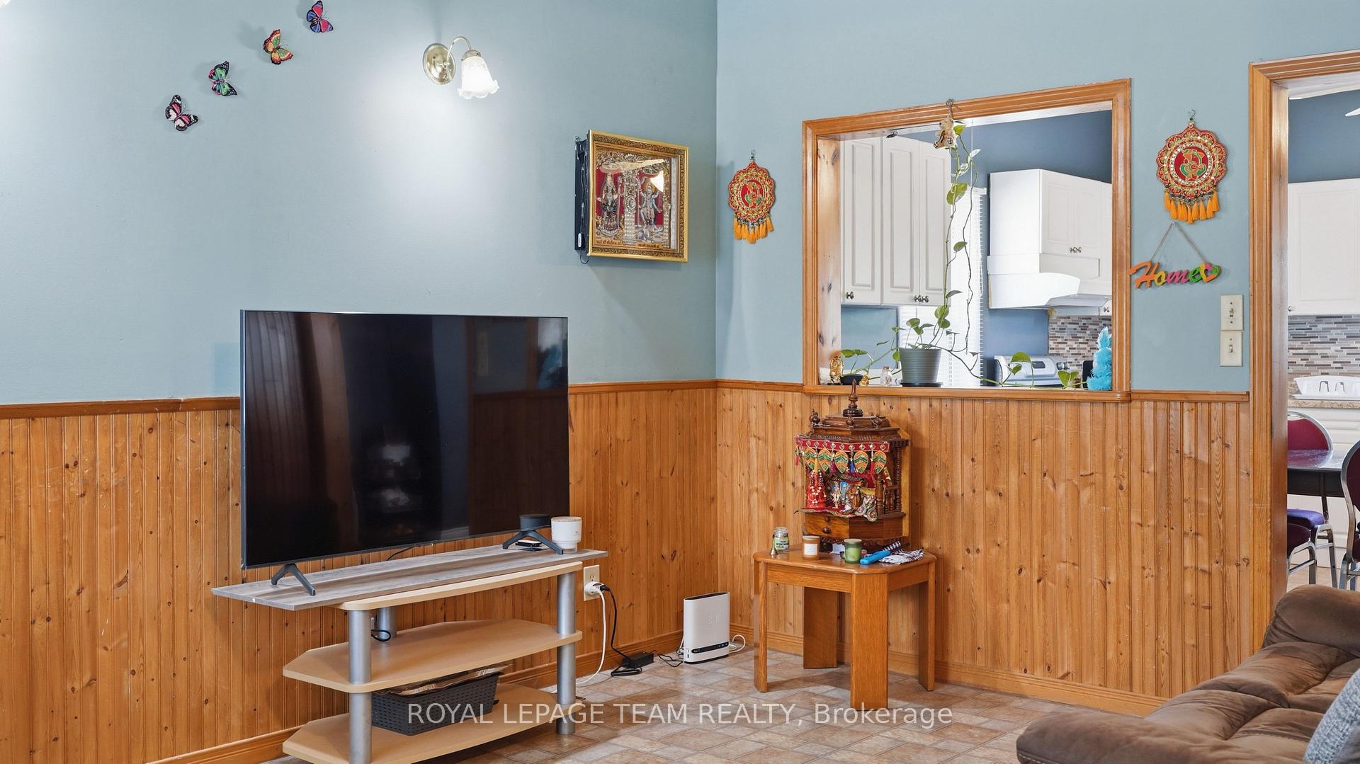 Photo 10 of 20 1/2 Lawrence Avenue, Cornwall, Cornwall — HOMEH