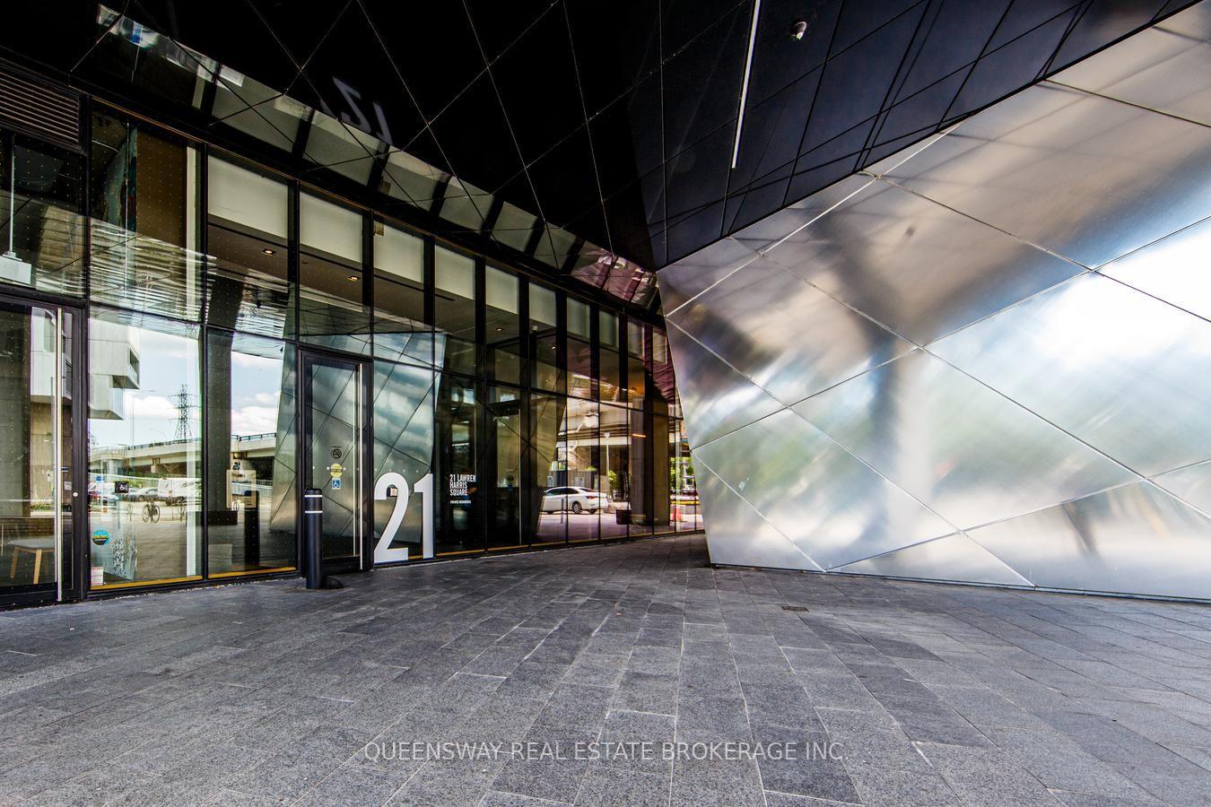 Photo 2 of Unit 812, 21 Lawren Harris Square, Toronto, Moss Park — HOMEH