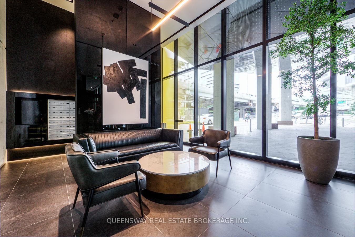 Photo 3 of Unit 812, 21 Lawren Harris Square, Toronto, Moss Park — HOMEH