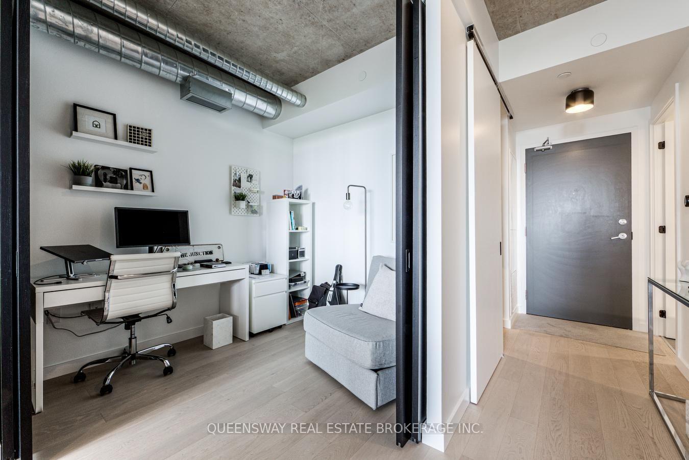 Photo 6 of Unit 812, 21 Lawren Harris Square, Toronto, Moss Park — HOMEH
