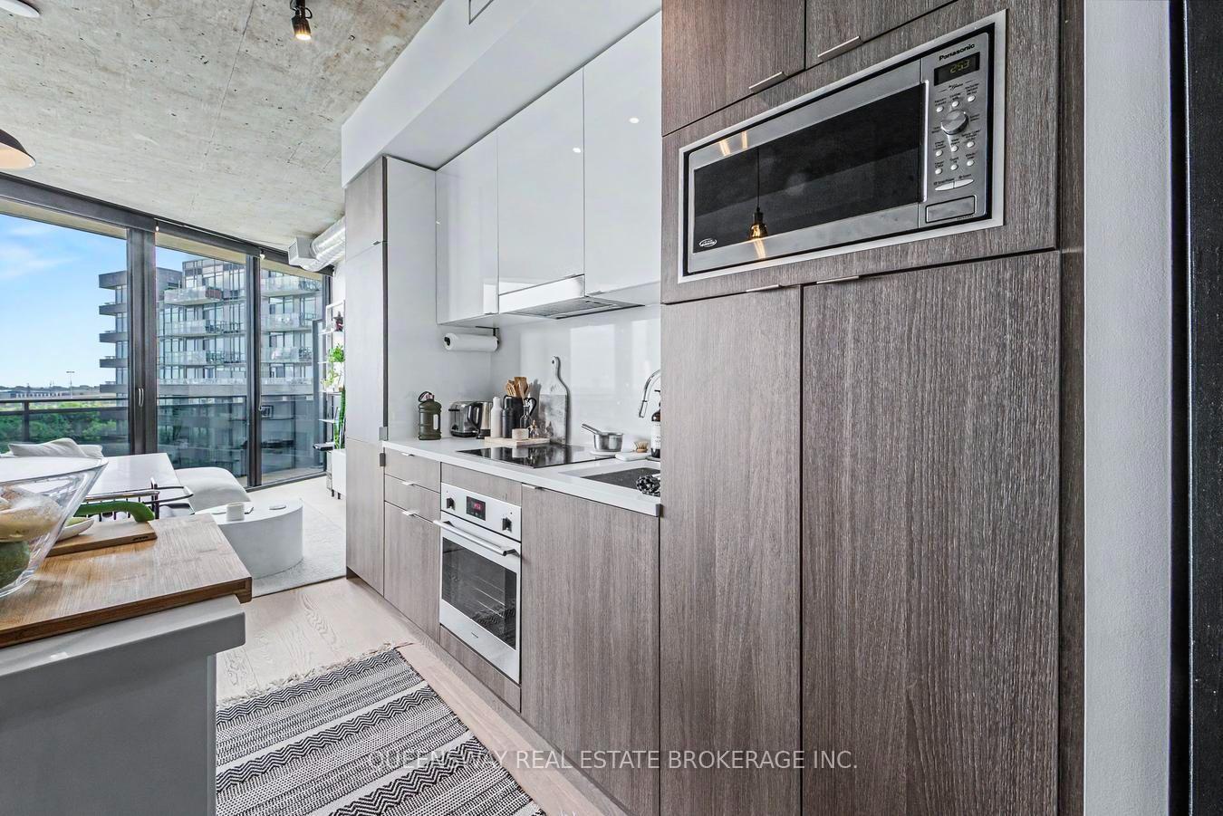 Photo 11 of Unit 812, 21 Lawren Harris Square, Toronto, Moss Park — HOMEH