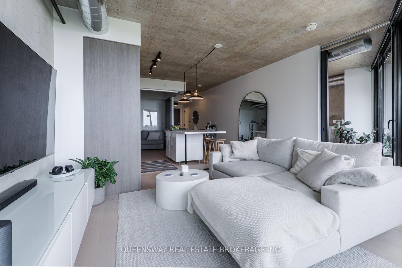 Photo 18 of Unit 812, 21 Lawren Harris Square, Toronto, Moss Park — HOMEH