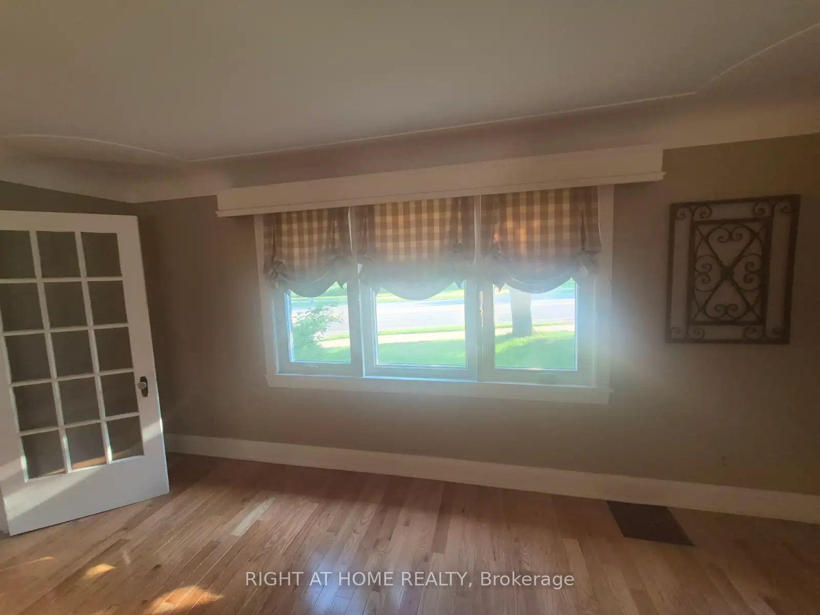 Photo 9 of 755 Maple Avenue, Burlington, Brant — HOMEH