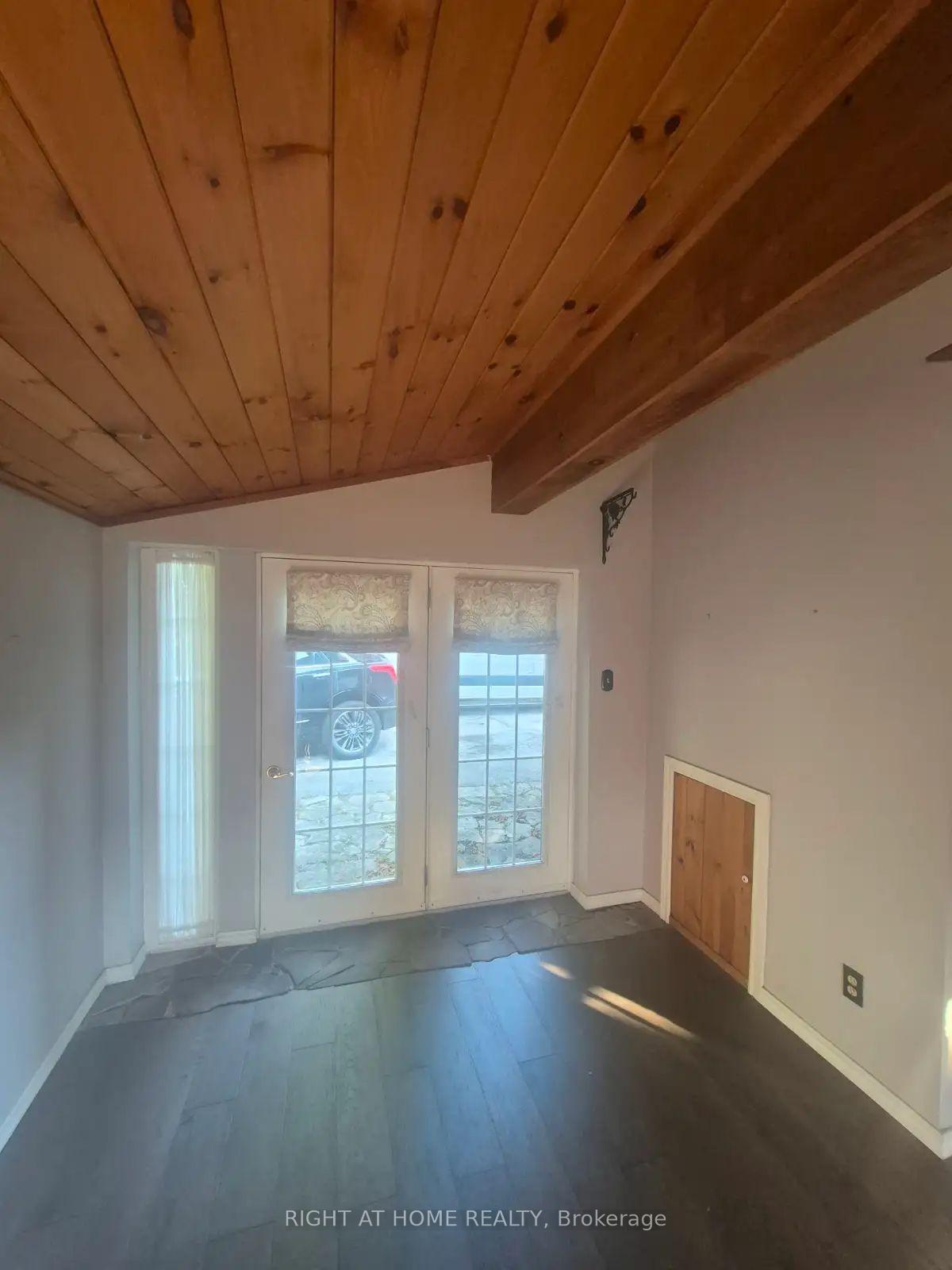 Photo 10 of 755 Maple Avenue, Burlington, Brant — HOMEH