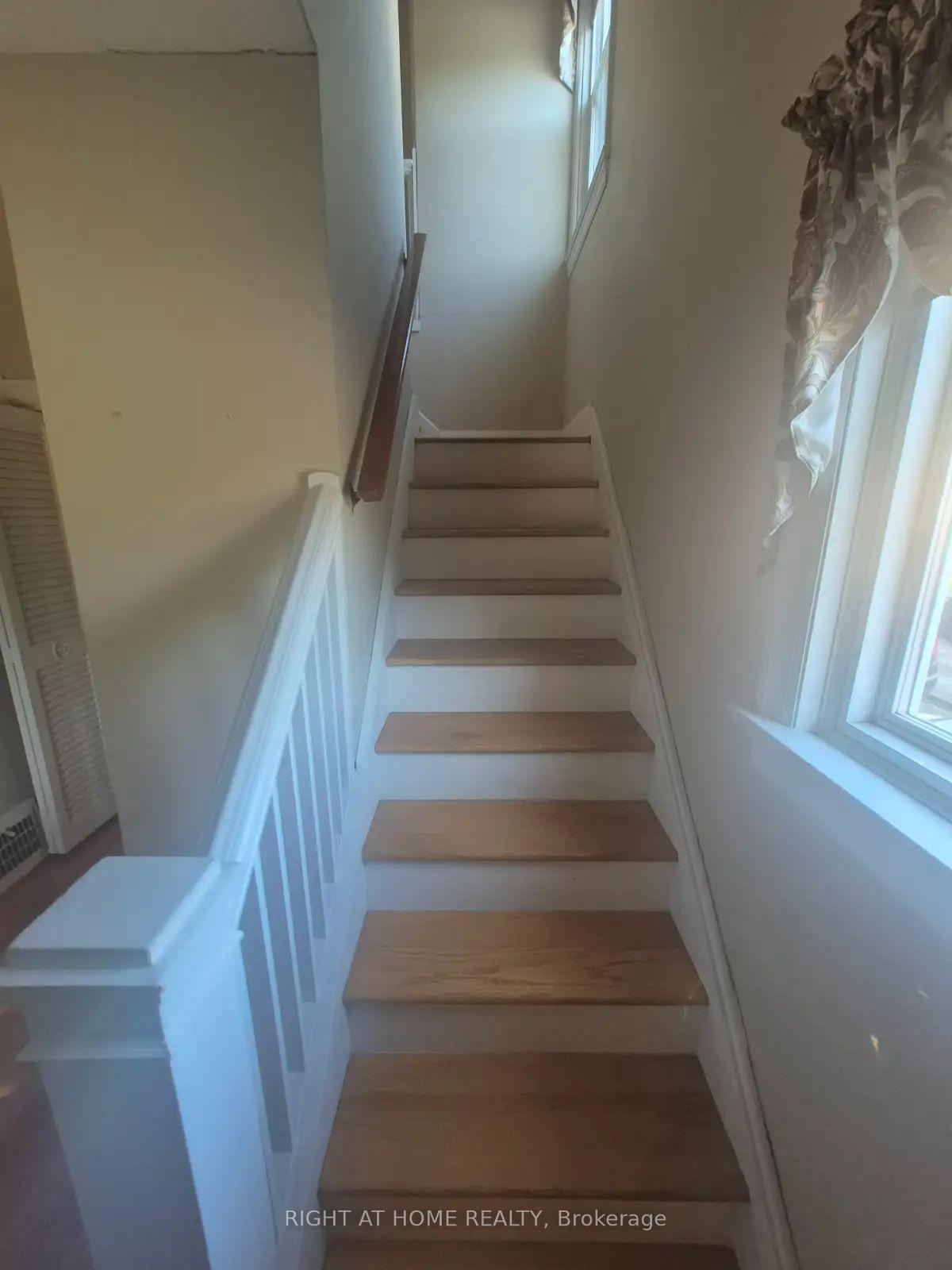 Photo 12 of 755 Maple Avenue, Burlington, Brant — HOMEH