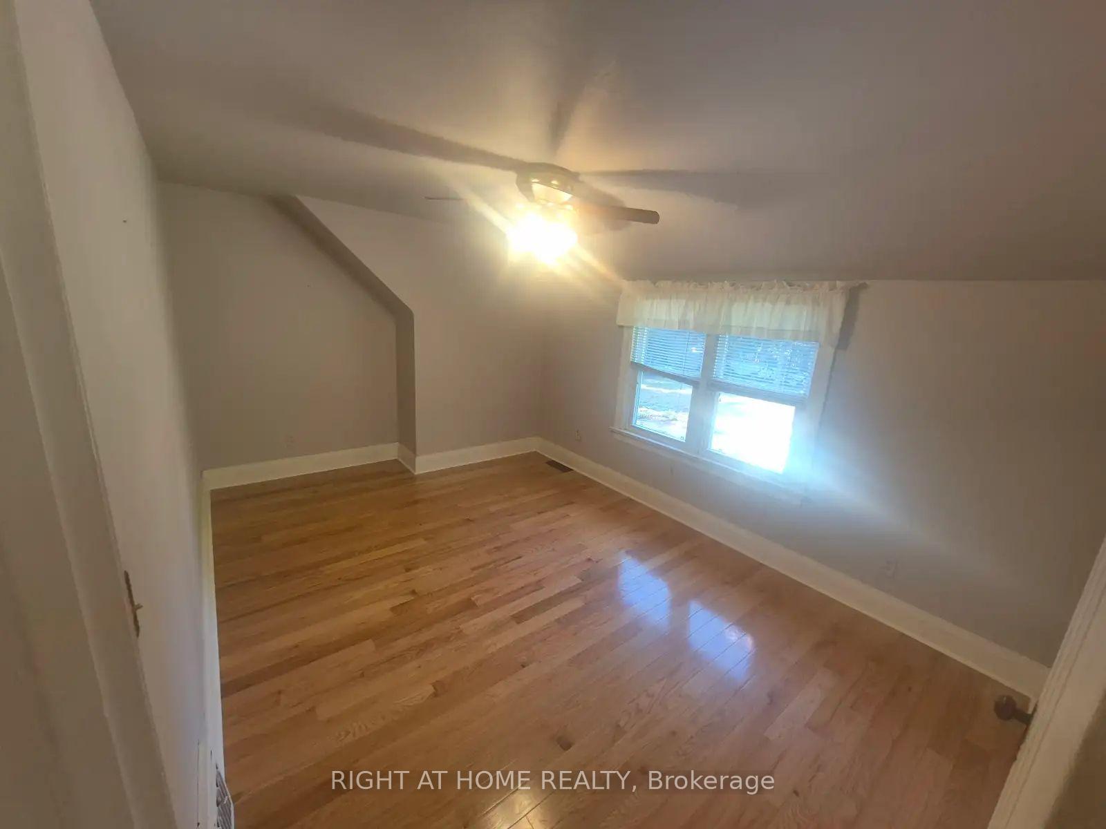 Photo 13 of 755 Maple Avenue, Burlington, Brant — HOMEH