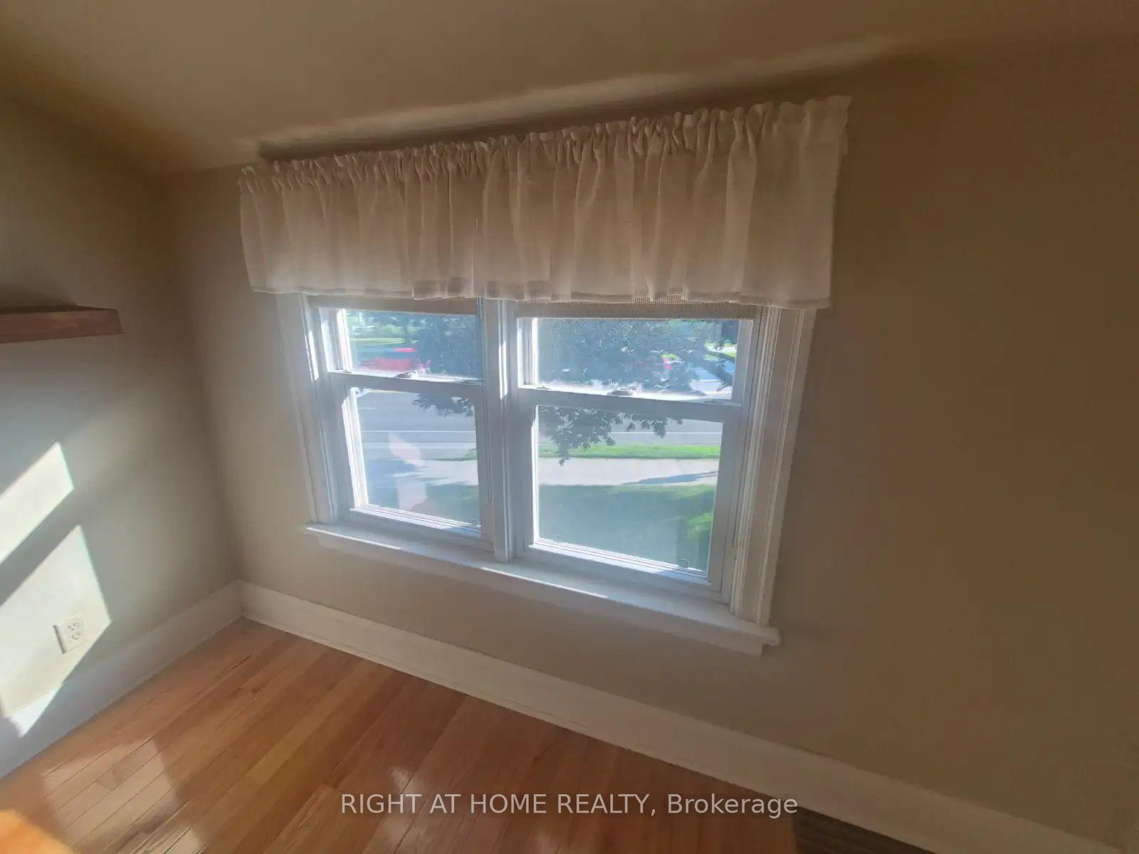 Photo 16 of 755 Maple Avenue, Burlington, Brant — HOMEH