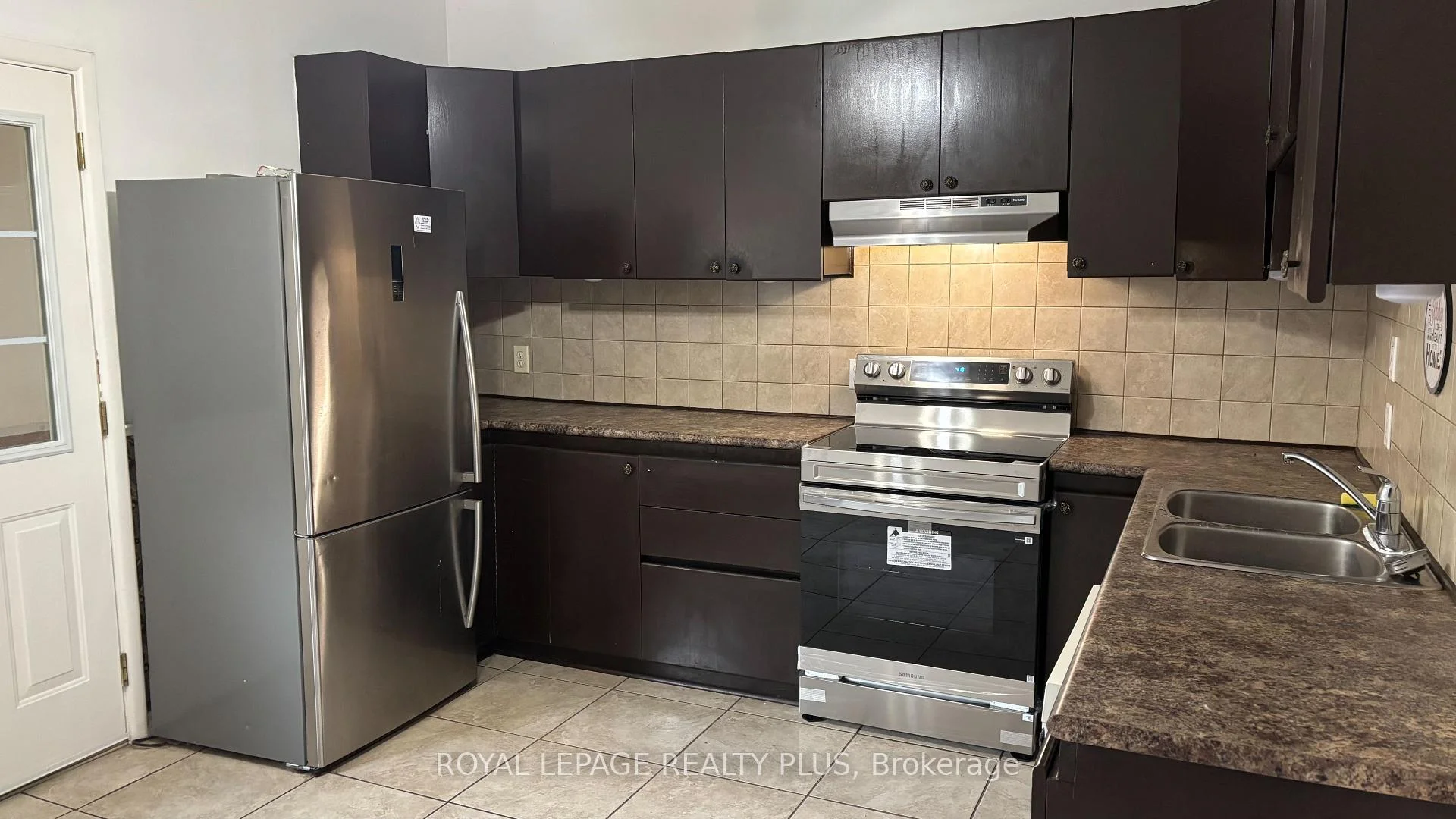 Photo 2 of 51 Edinburgh Avenue, Hamilton, Crown Point — HOMEH