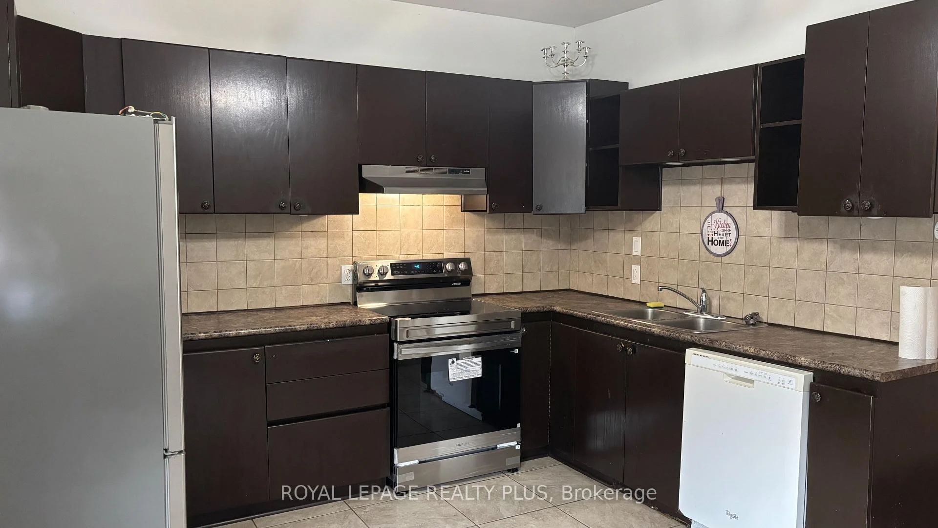 Photo 3 of 51 Edinburgh Avenue, Hamilton, Crown Point — HOMEH