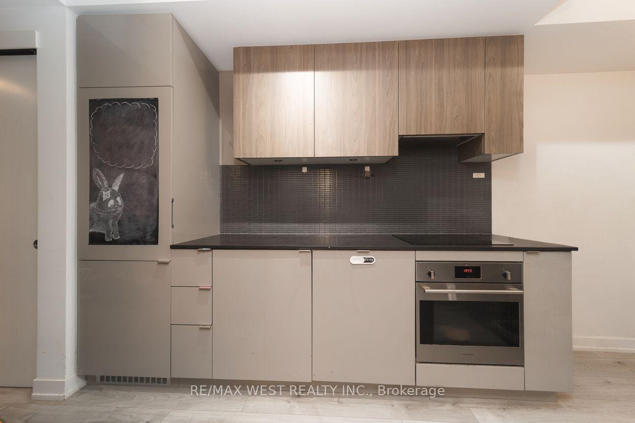 Photo 2 of Unit 331, 161 Roehampton Avenue, Toronto, Mount Pleasant West — HOMEH