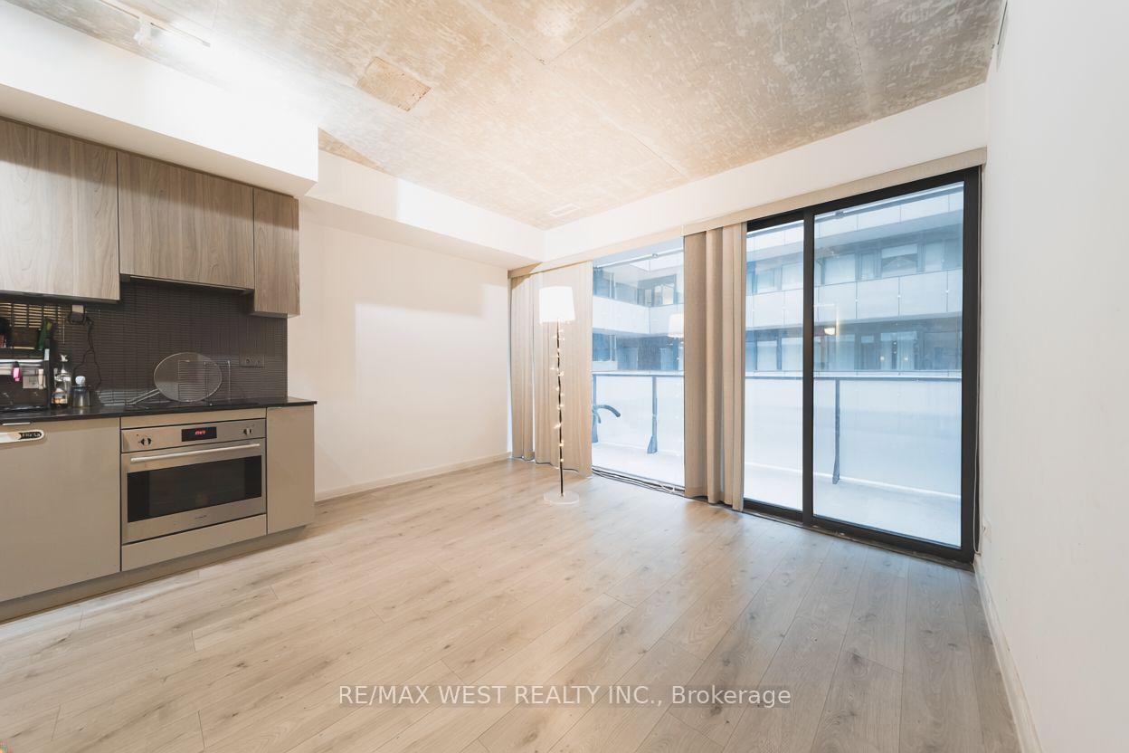 Photo 4 of Unit 331, 161 Roehampton Avenue, Toronto, Mount Pleasant West — HOMEH