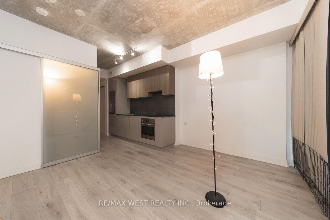 Photo 6 of Unit 331, 161 Roehampton Avenue, Toronto, Mount Pleasant West — HOMEH