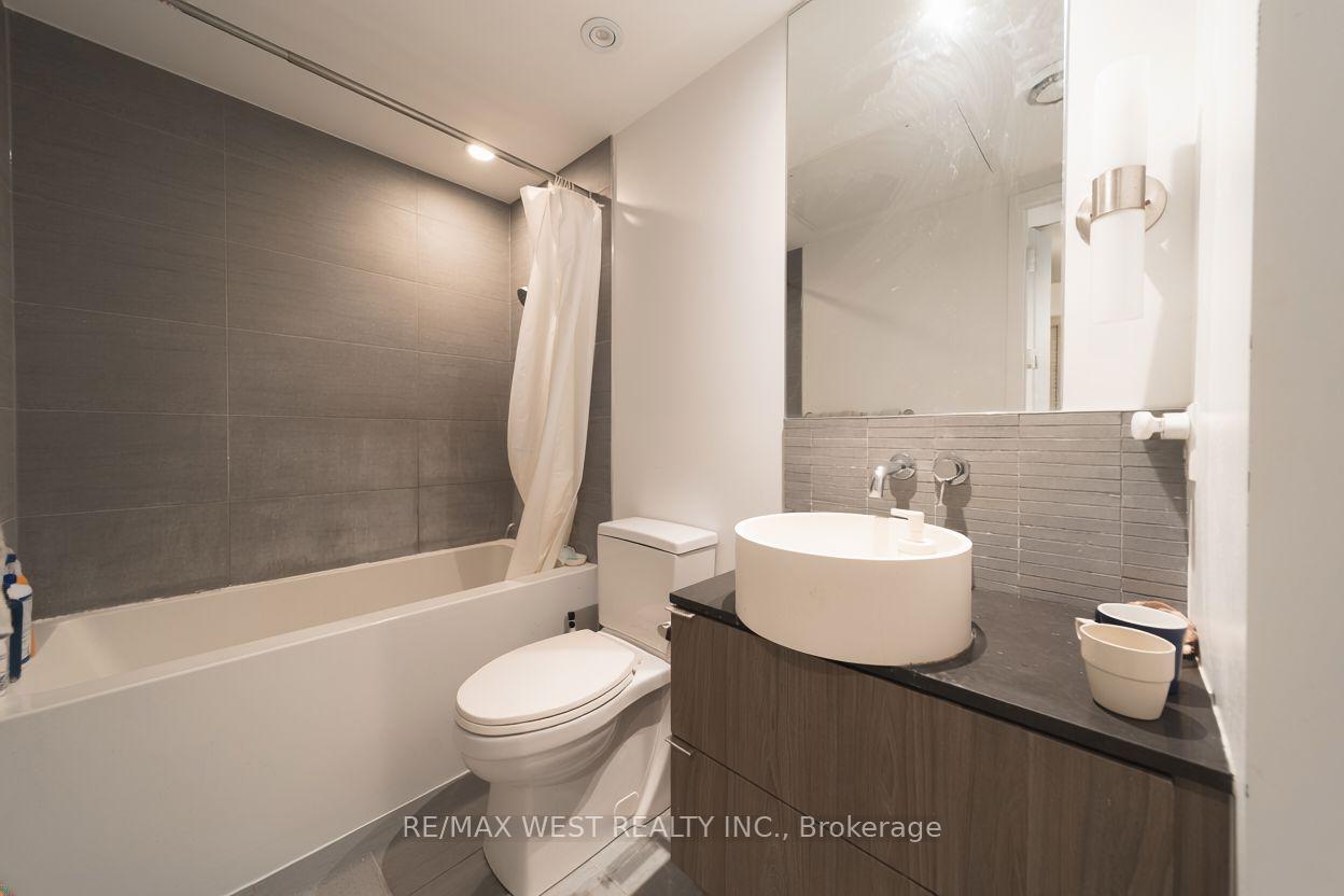 Photo 19 of Unit 331, 161 Roehampton Avenue, Toronto, Mount Pleasant West — HOMEH