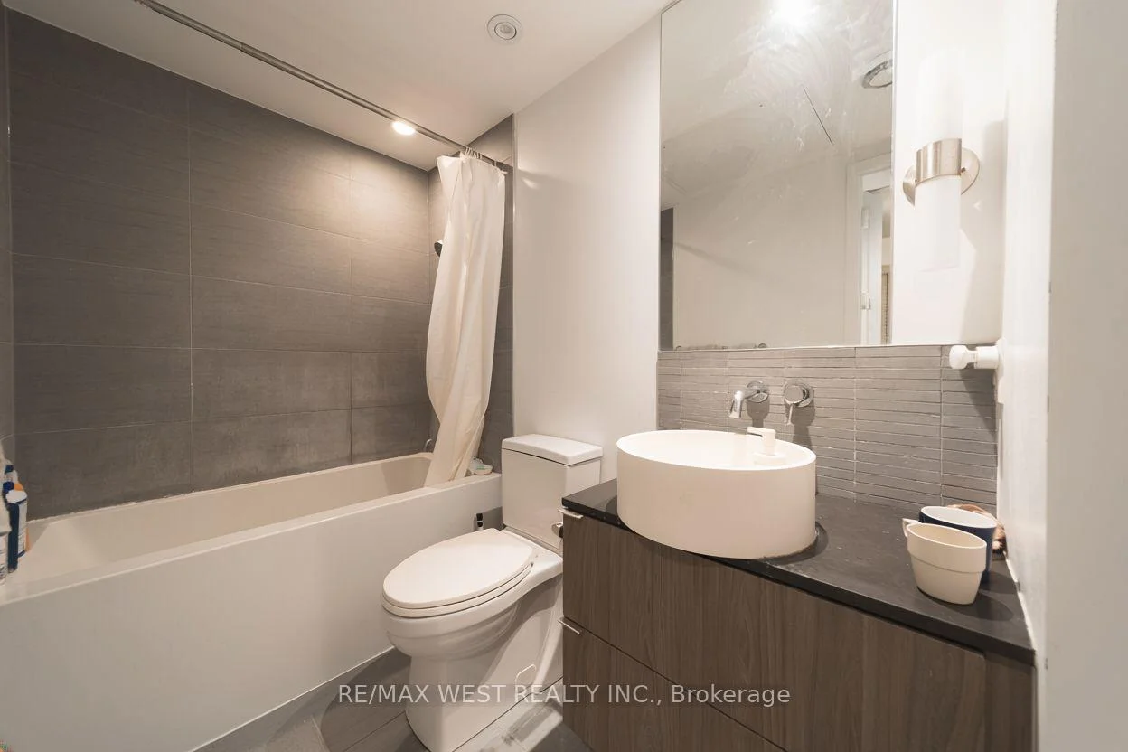 Photo 12 of Unit 331, 161 Roehampton Avenue, Toronto, Mount Pleasant West — HOMEH