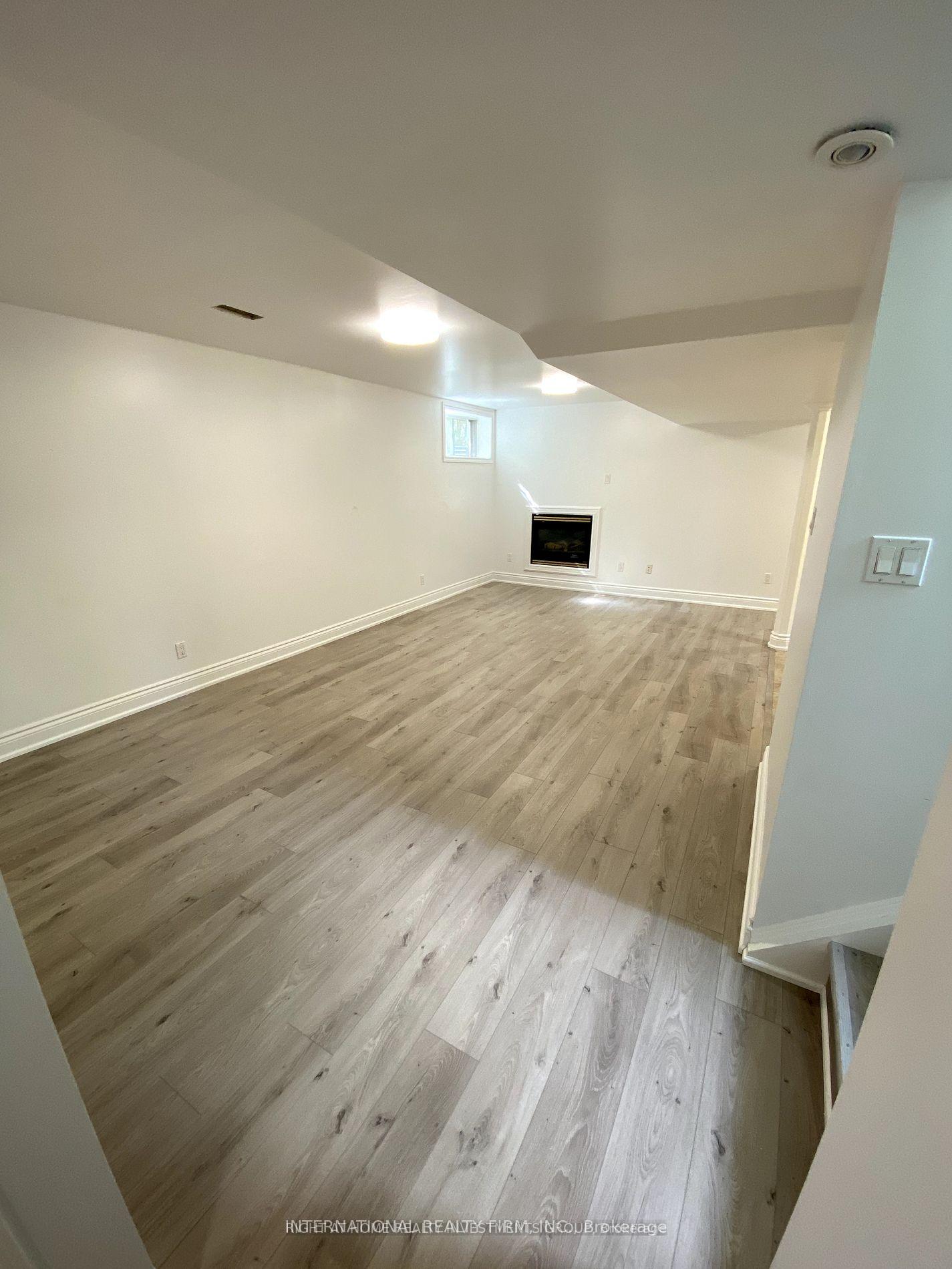 Photo 2 of Unit Bsmt, 53 Belfry Drive, Newmarket, Huron Heights-Leslie Valley — HOMEH