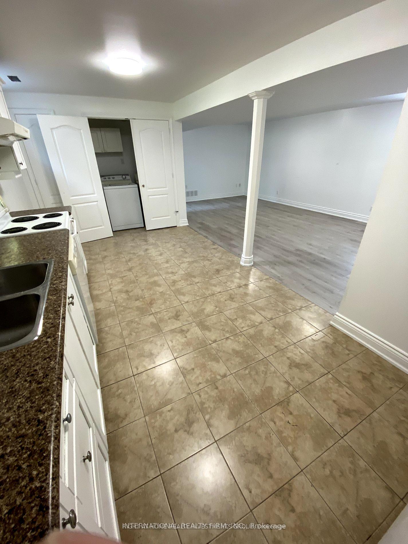 Photo 5 of Unit Bsmt, 53 Belfry Drive, Newmarket, Huron Heights-Leslie Valley — HOMEH