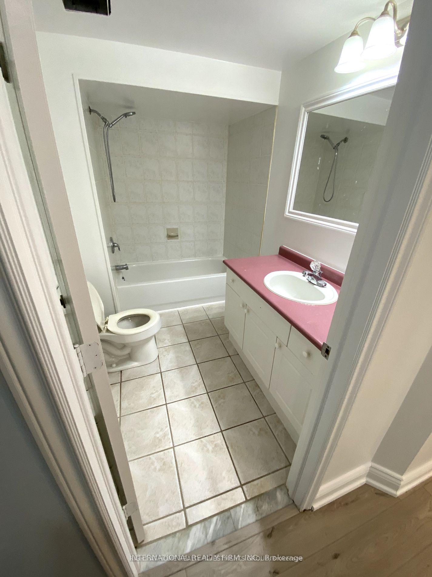 Photo 10 of Unit Bsmt, 53 Belfry Drive, Newmarket, Huron Heights-Leslie Valley — HOMEH