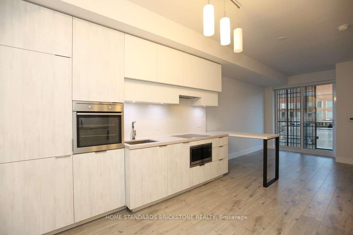 Photo 5 of Unit 710, 8 Eglinton Avenue E, Toronto, Mount Pleasant West — HOMEH