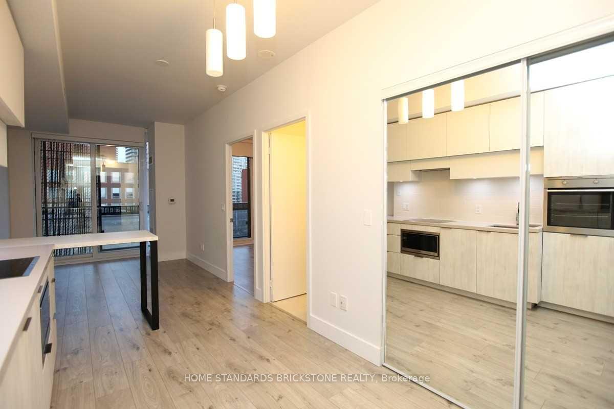 Photo 6 of Unit 710, 8 Eglinton Avenue E, Toronto, Mount Pleasant West — HOMEH