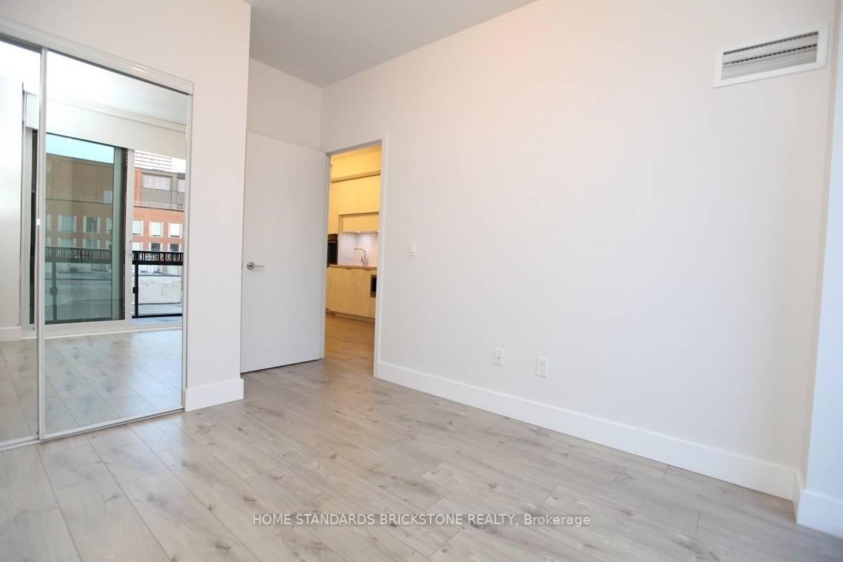 Photo 7 of Unit 710, 8 Eglinton Avenue E, Toronto, Mount Pleasant West — HOMEH