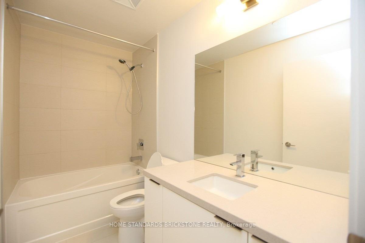 Photo 9 of Unit 710, 8 Eglinton Avenue E, Toronto, Mount Pleasant West — HOMEH