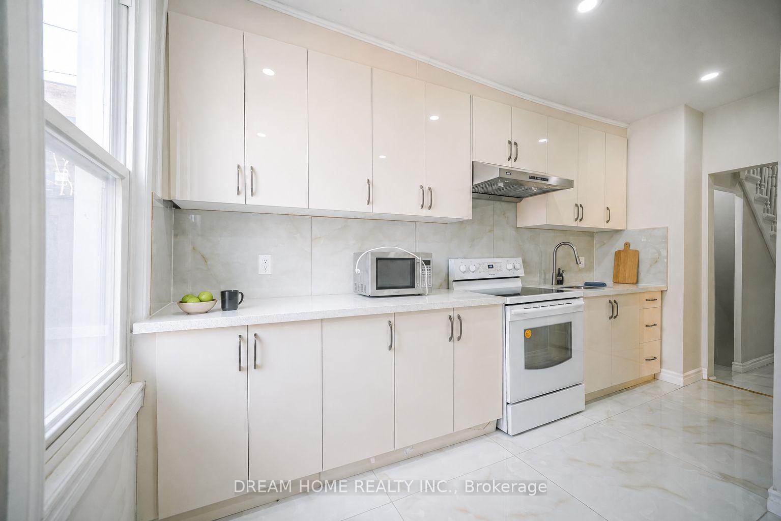 Photo 6 of Unit Room#1, 29 Glasgow Street, Toronto, Kensington-Chinatown — HOMEH