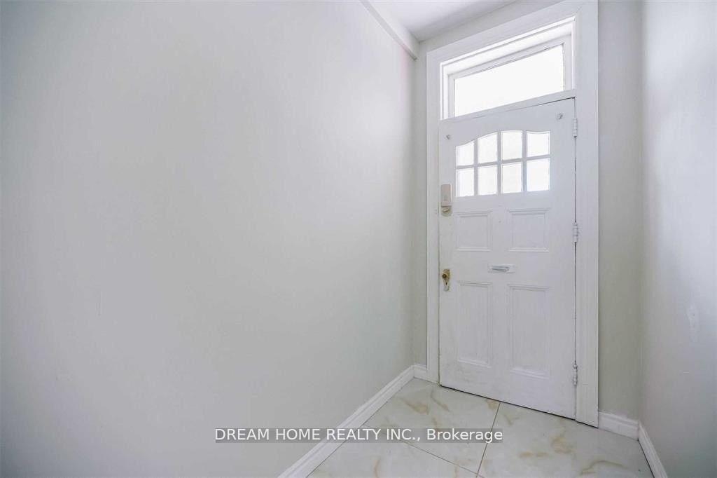 Photo 11 of Unit Room#1, 29 Glasgow Street, Toronto, Kensington-Chinatown — HOMEH