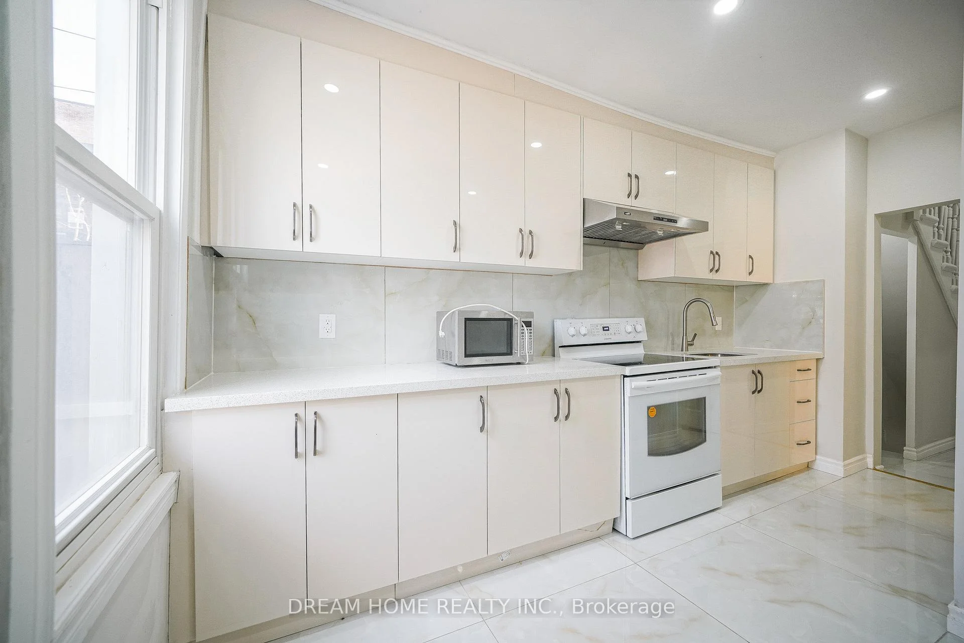 Photo 7 of Unit Room#1, 29 Glasgow Street, Toronto, Kensington-Chinatown — HOMEH
