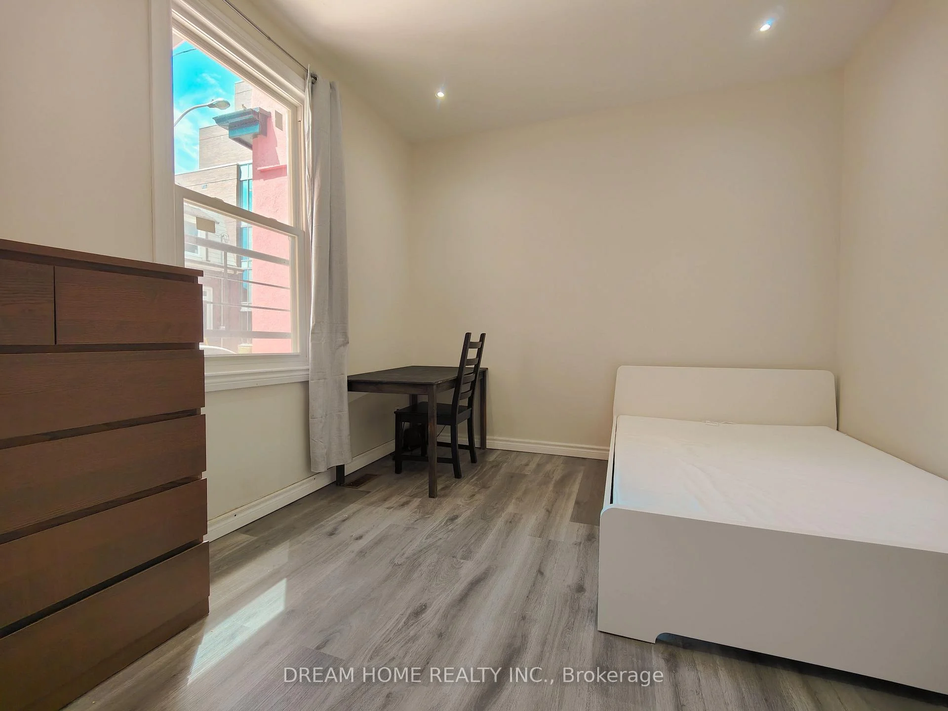 Photo 15 of Unit Room#1, 29 Glasgow Street, Toronto, Kensington-Chinatown — HOMEH