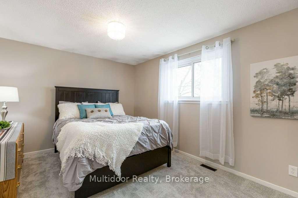 Photo 18 of 50 Rosalynne Avenue, Clarington, Bowmanville — HOMEH