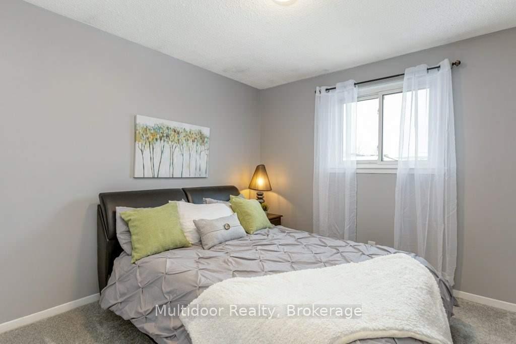 Photo 20 of 50 Rosalynne Avenue, Clarington, Bowmanville — HOMEH