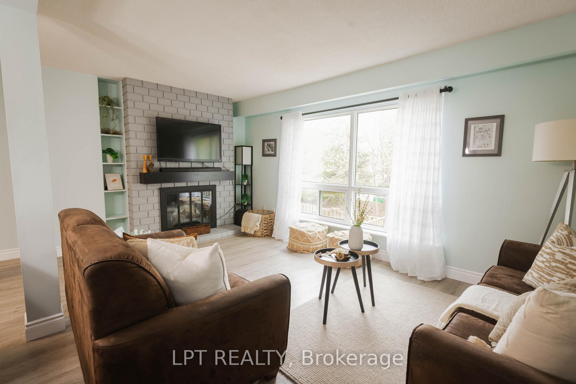 Photo 3 of Unit 3, 318 Laurier Avenue, Milton, Old Milton — HOMEH
