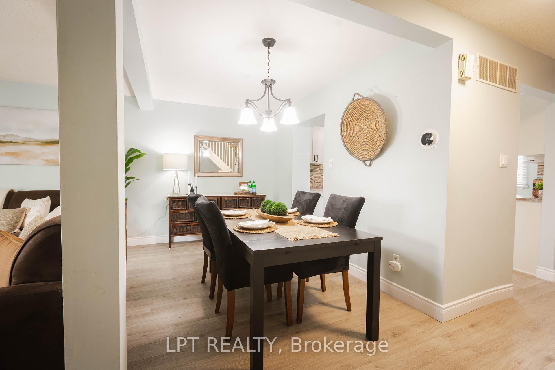 Photo 4 of Unit 3, 318 Laurier Avenue, Milton, Old Milton — HOMEH