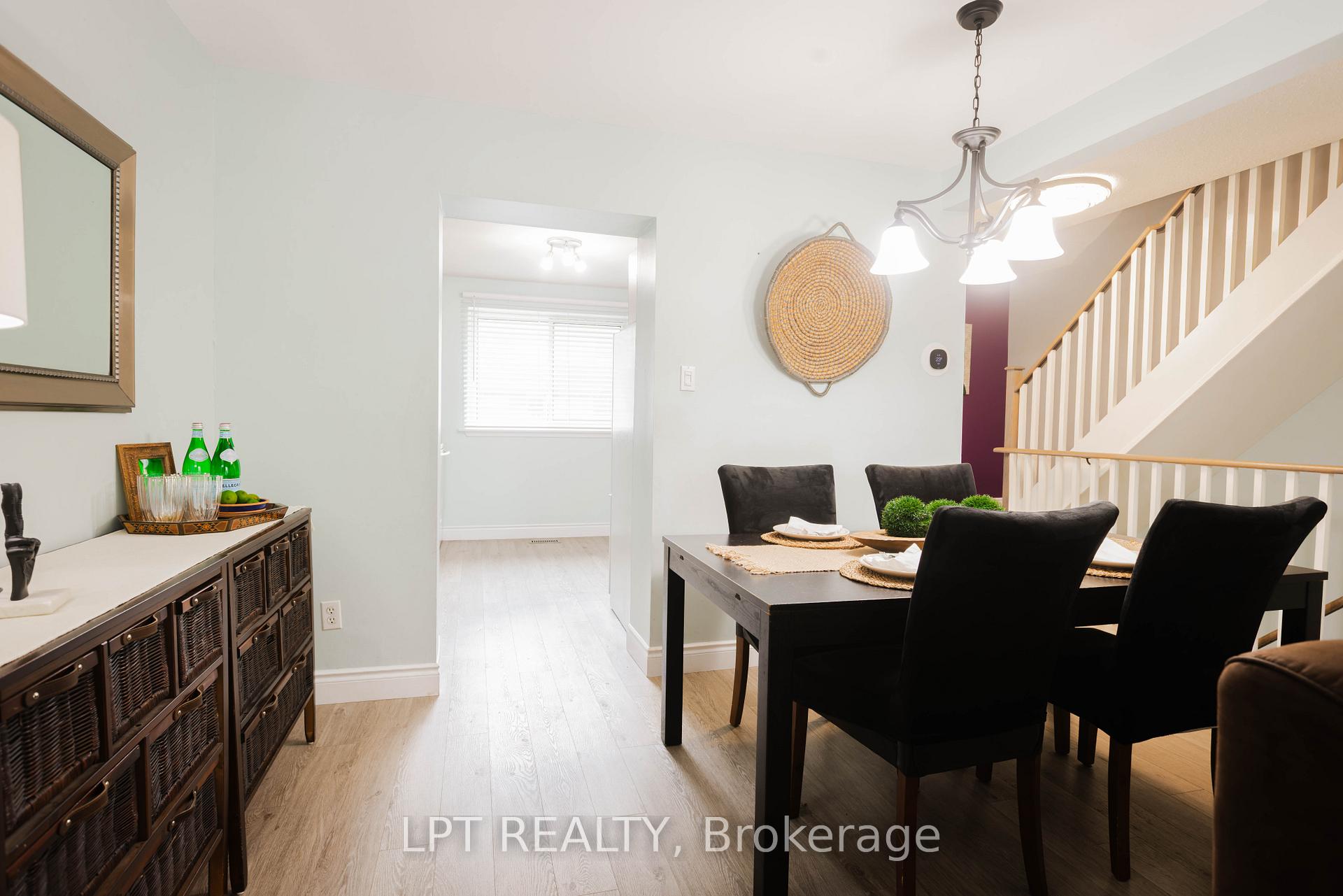 Photo 5 of Unit 3, 318 Laurier Avenue, Milton, Old Milton — HOMEH