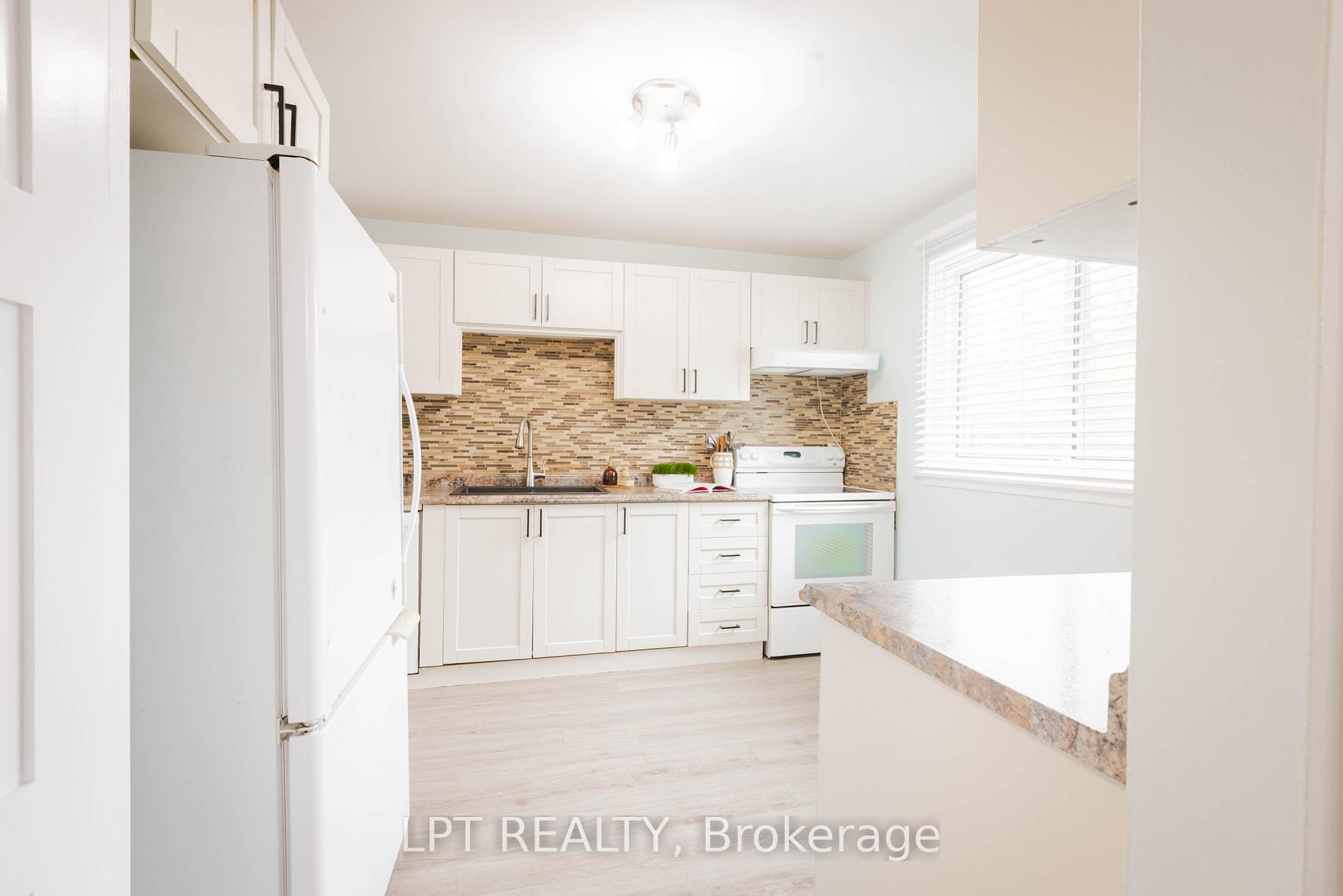 Photo 8 of Unit 3, 318 Laurier Avenue, Milton, Old Milton — HOMEH