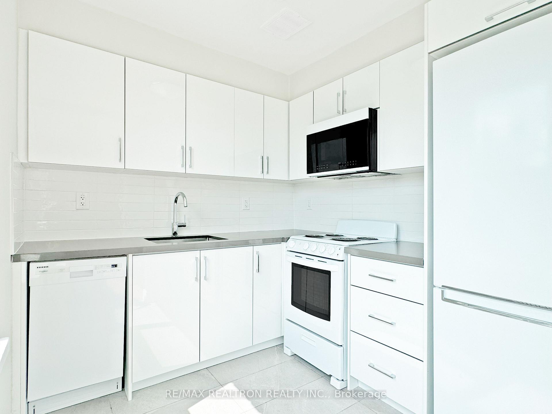 Photo 12 of Unit 402, 1545 Bathurst Street, Toronto, Forest Hill South — HOMEH