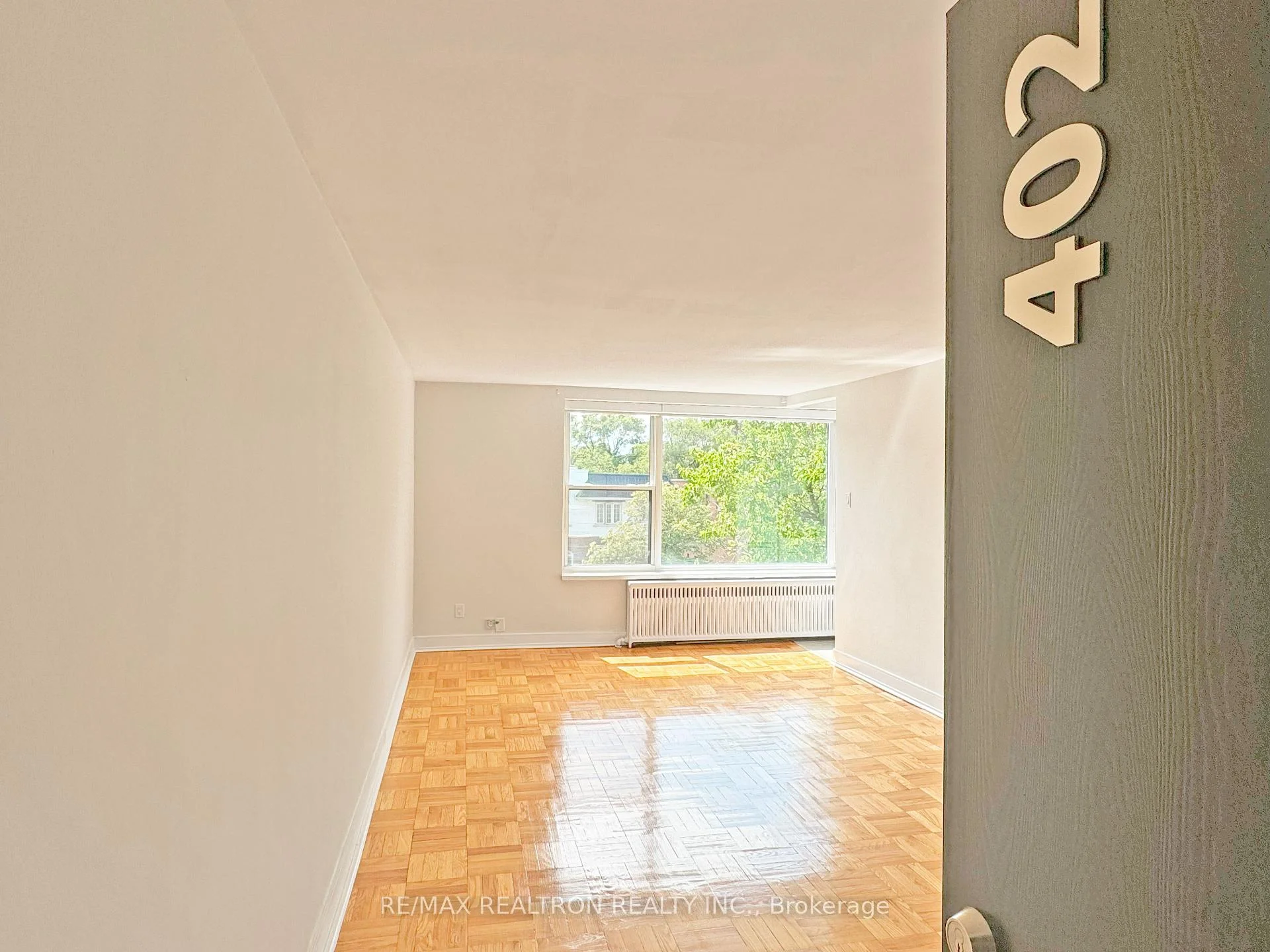 Photo 10 of Unit 402, 1545 Bathurst Street, Toronto, Forest Hill South — HOMEH